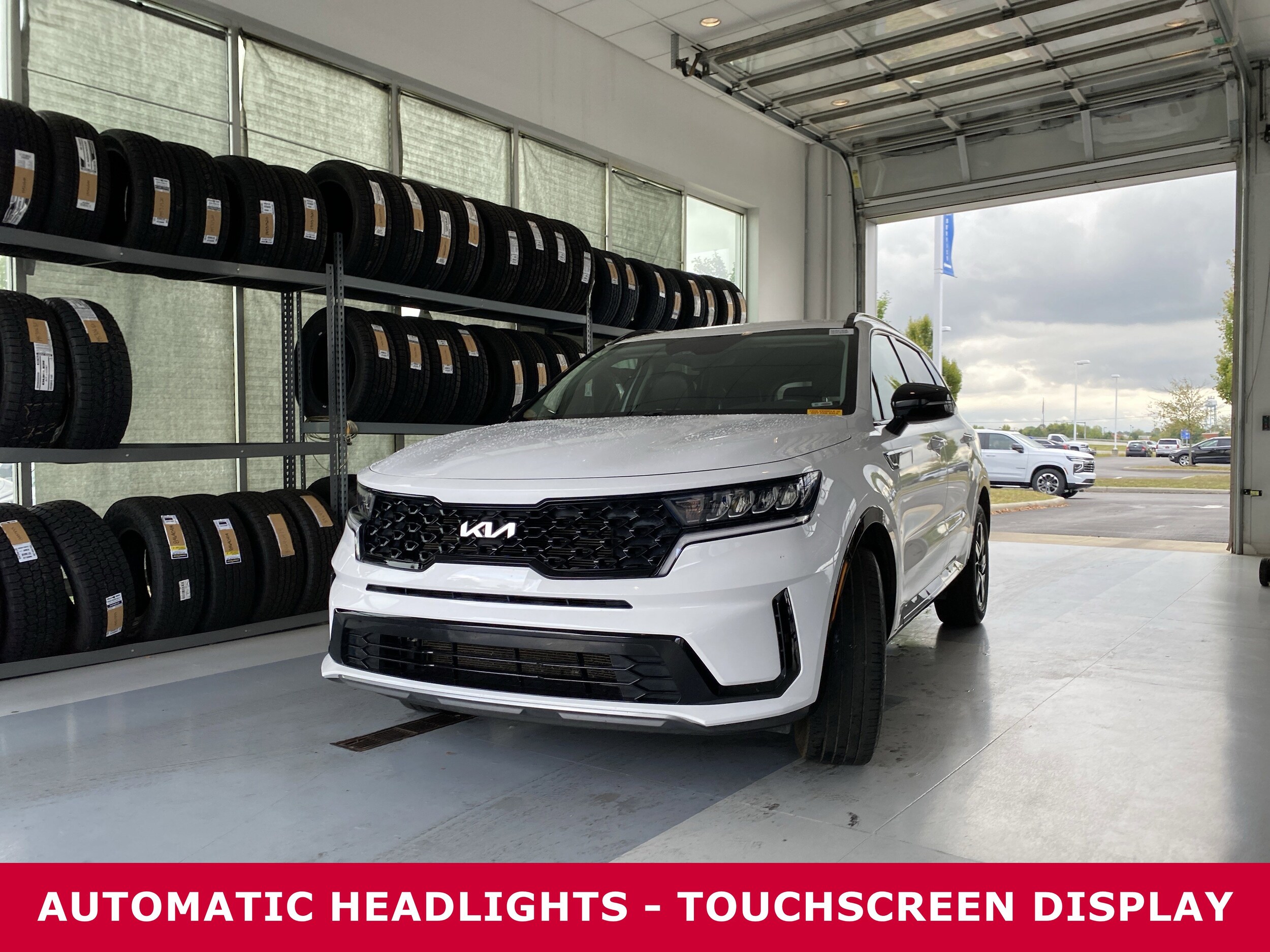 2022 Kia Sorento S photo 2