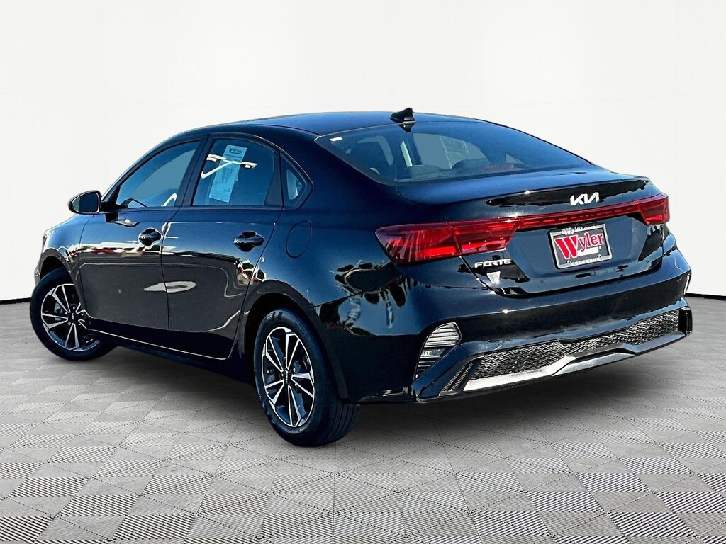 Used 2023 Kia Forte LXS IVT Sedan