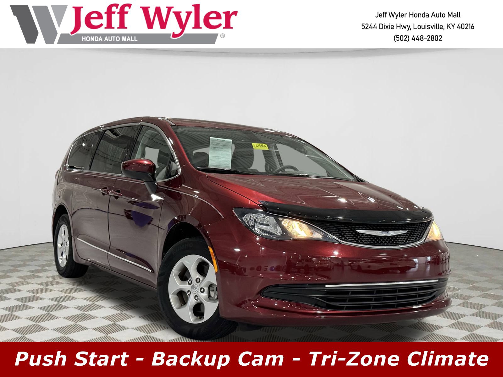 2017 Chrysler Pacifica LX's photo