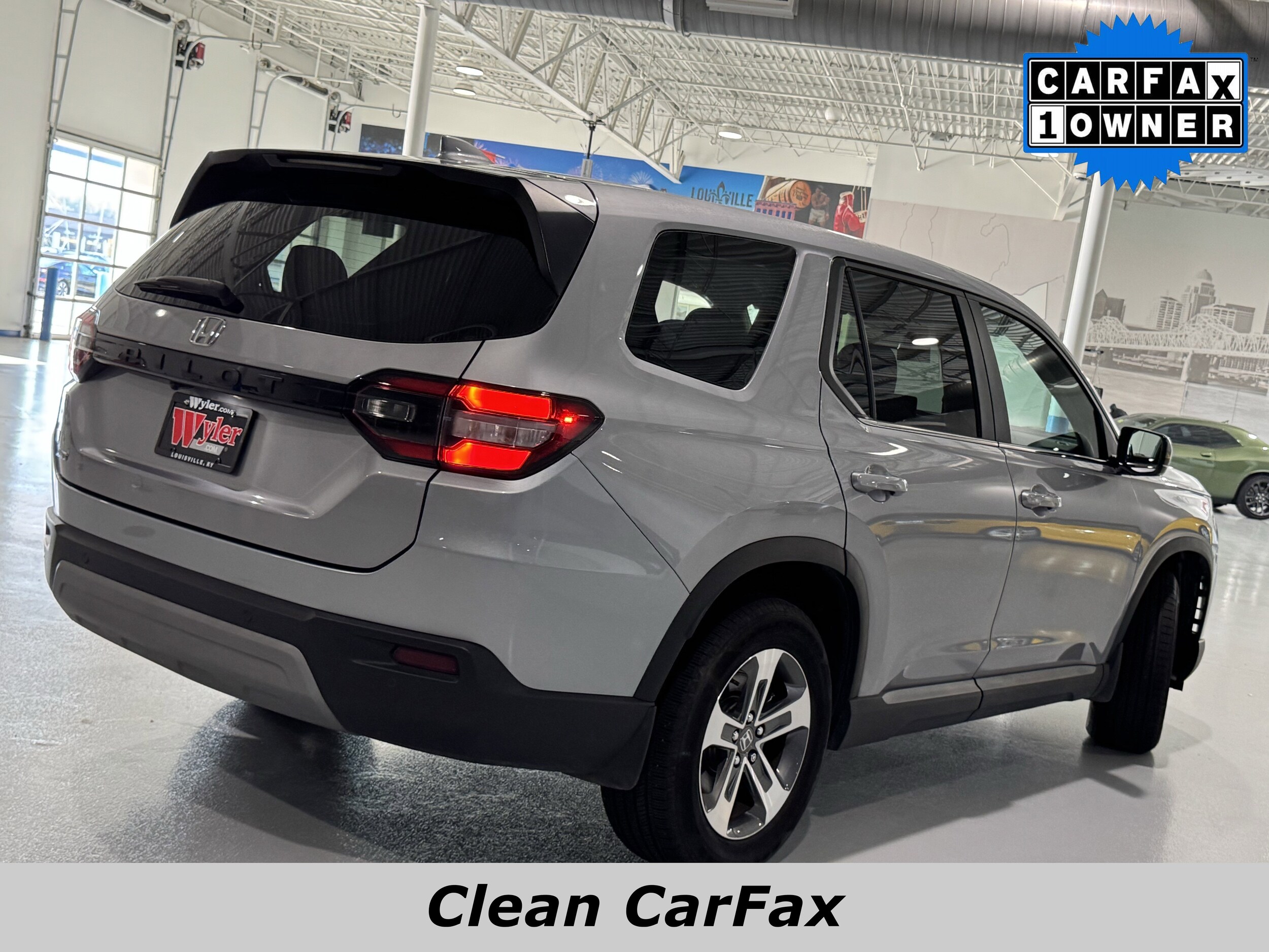 2025 Honda Pilot EX-L photo 3