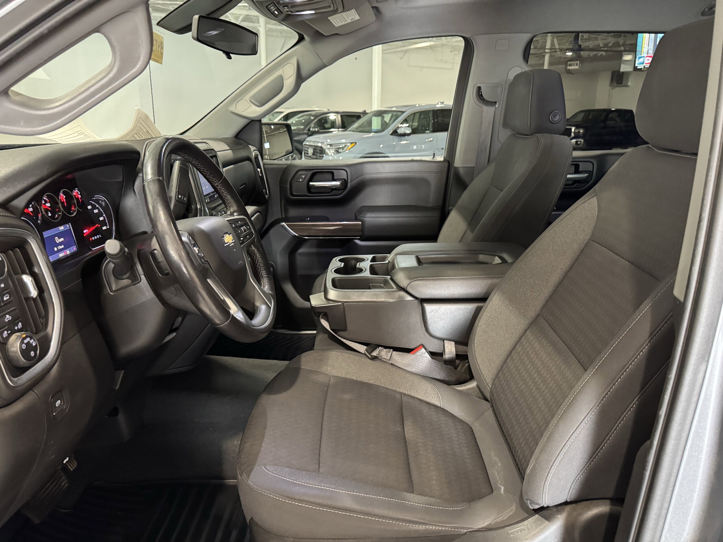 2022 Chevrolet Silverado 1500 LT photo 4