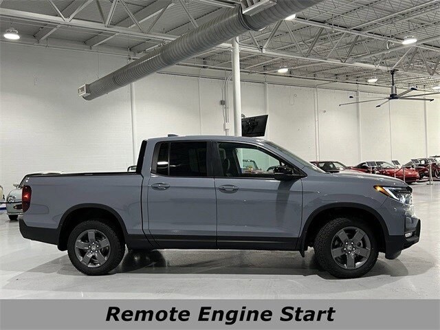 2025 Honda Ridgeline TrailSport photo 2