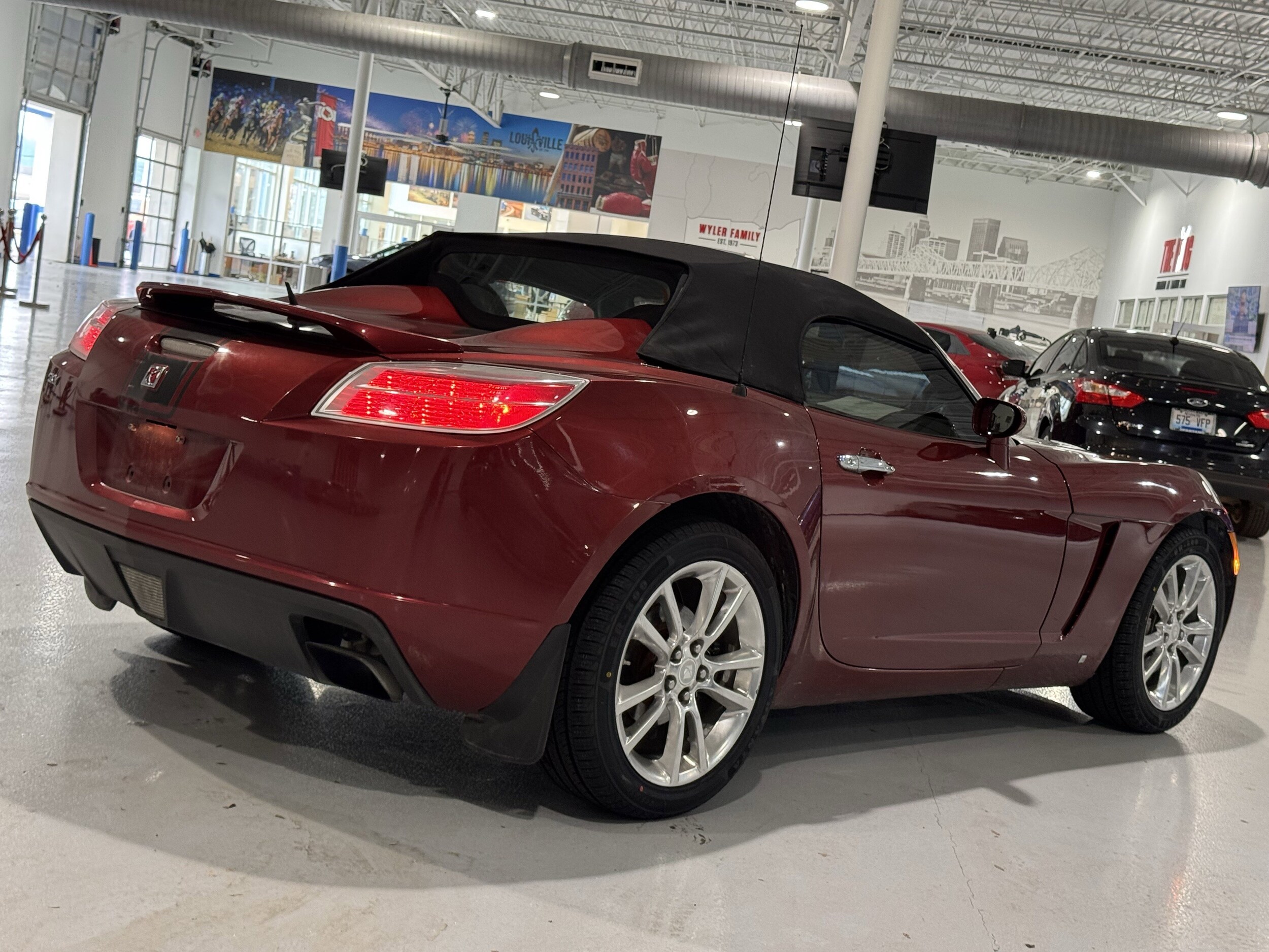 2009 Saturn Sky Convertible photo 3