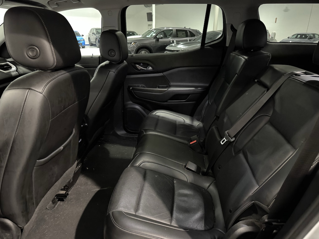 Used 2023 GMC Acadia AWD 4dr SLT SUV