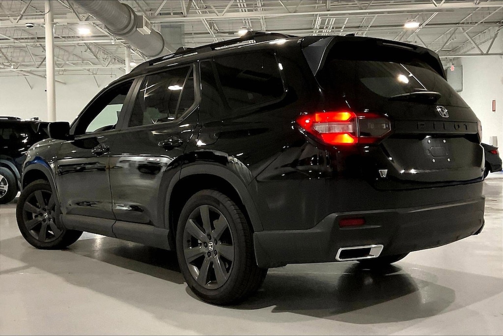 Used 2025 Honda Pilot Sport AWD SUV