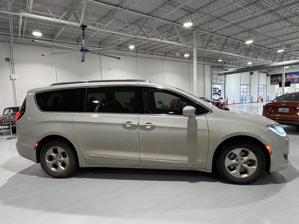 Used 2017 Chrysler Pacifica Touring-L Plus FWD Van