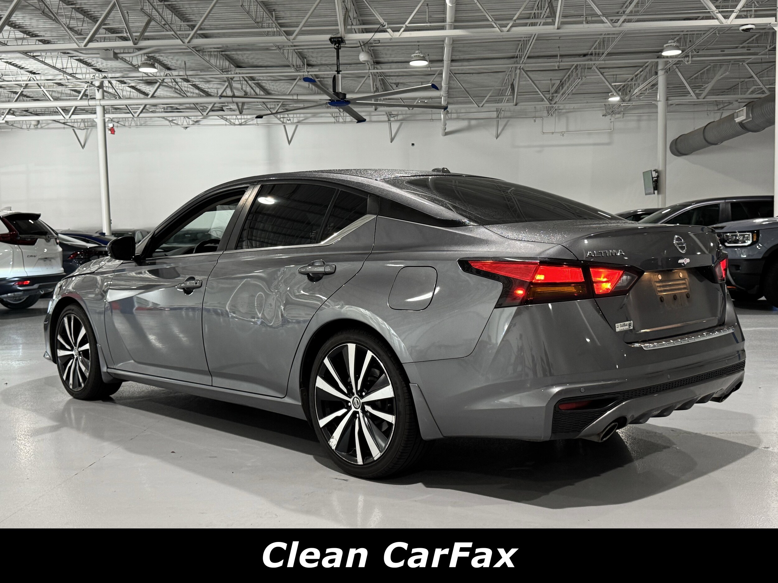 2020 Nissan Altima 2.5 SR photo 2