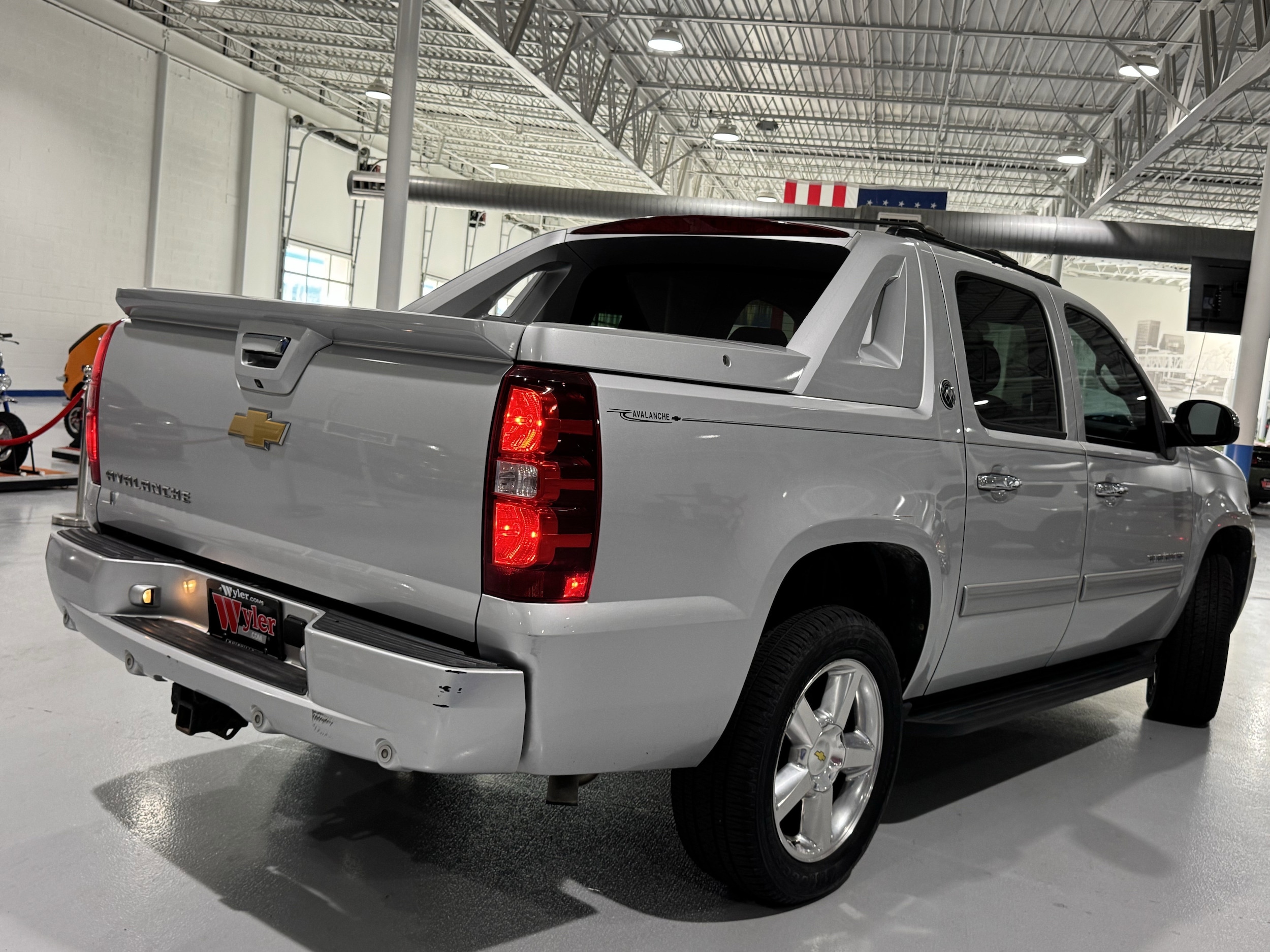Image of 2013 Chevrolet Avalanche 2WD Crew Cab LS Truck