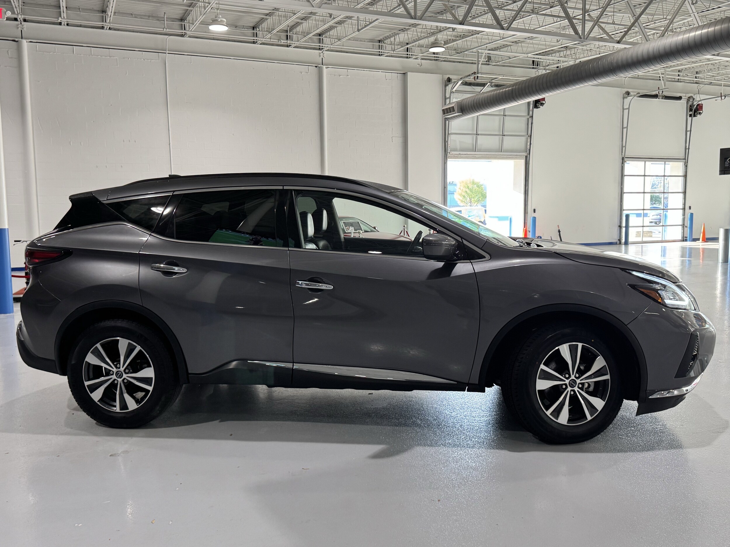 2023 Nissan Murano SV photo 2