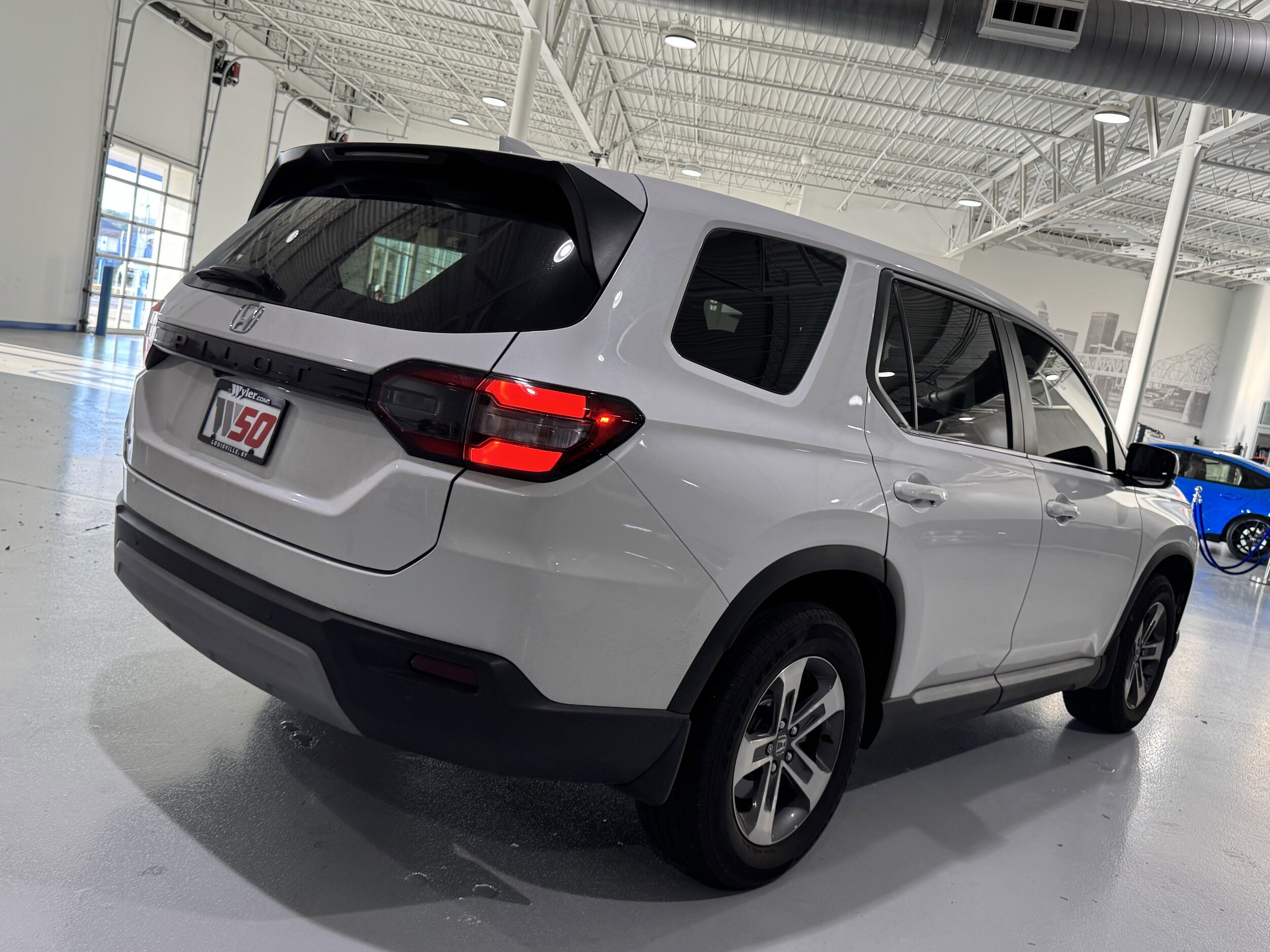 2025 Honda Pilot EX-L photo 2