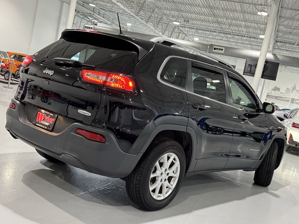 Used 2018 Jeep Cherokee Latitude 4x4 SUV