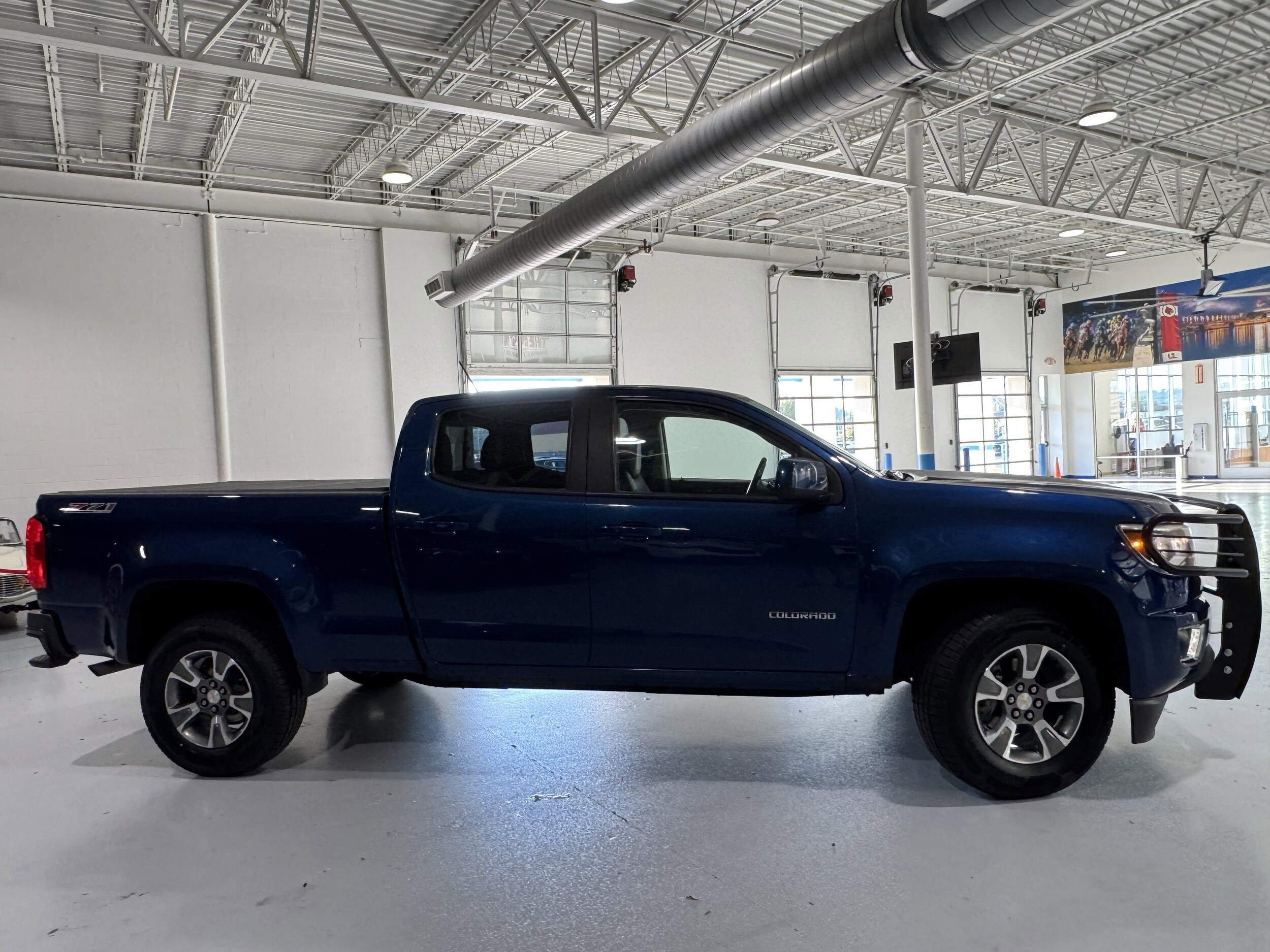 2019 Chevrolet Colorado Z71 photo 2