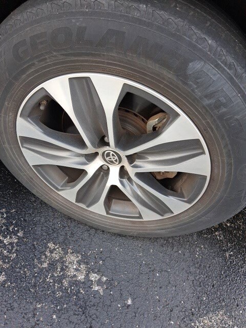 2020 Toyota Highlander XLE photo 2