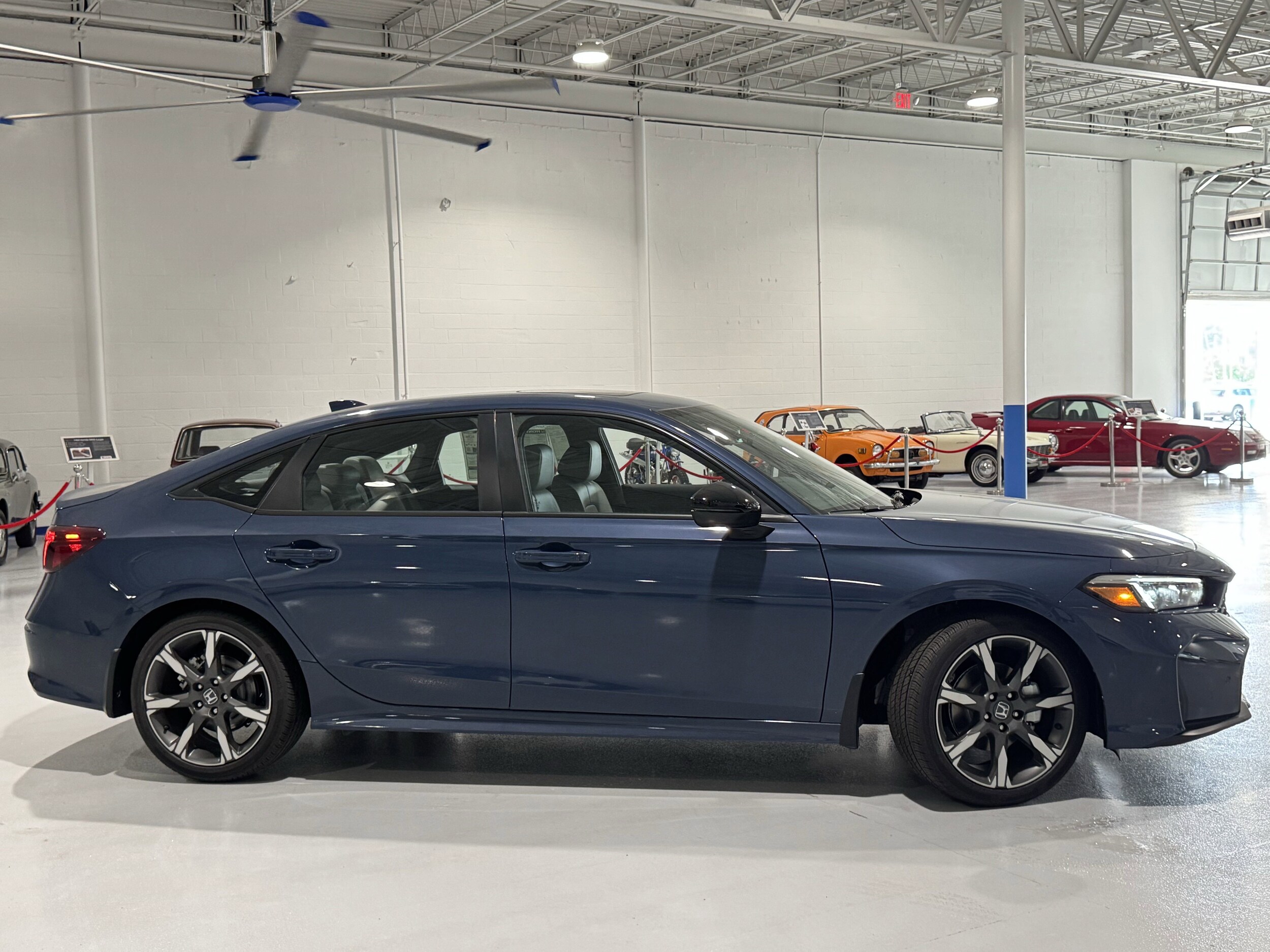 2025 Honda Civic Hybrid Sport Touring photo 3