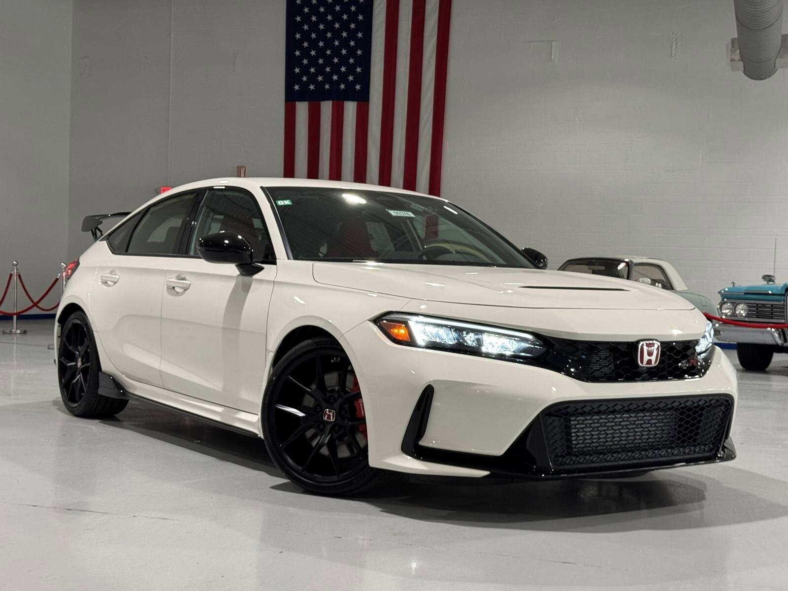 2025 Honda Civic Type R photo 2
