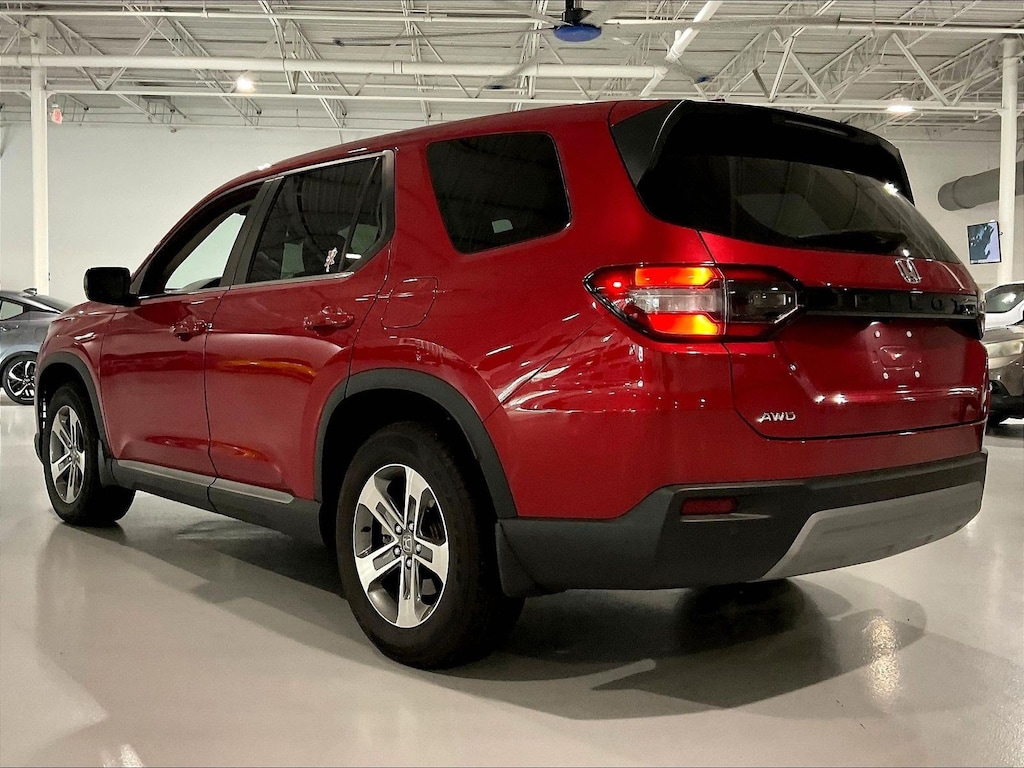 Used 2025 Honda Pilot EX-L AWD SUV