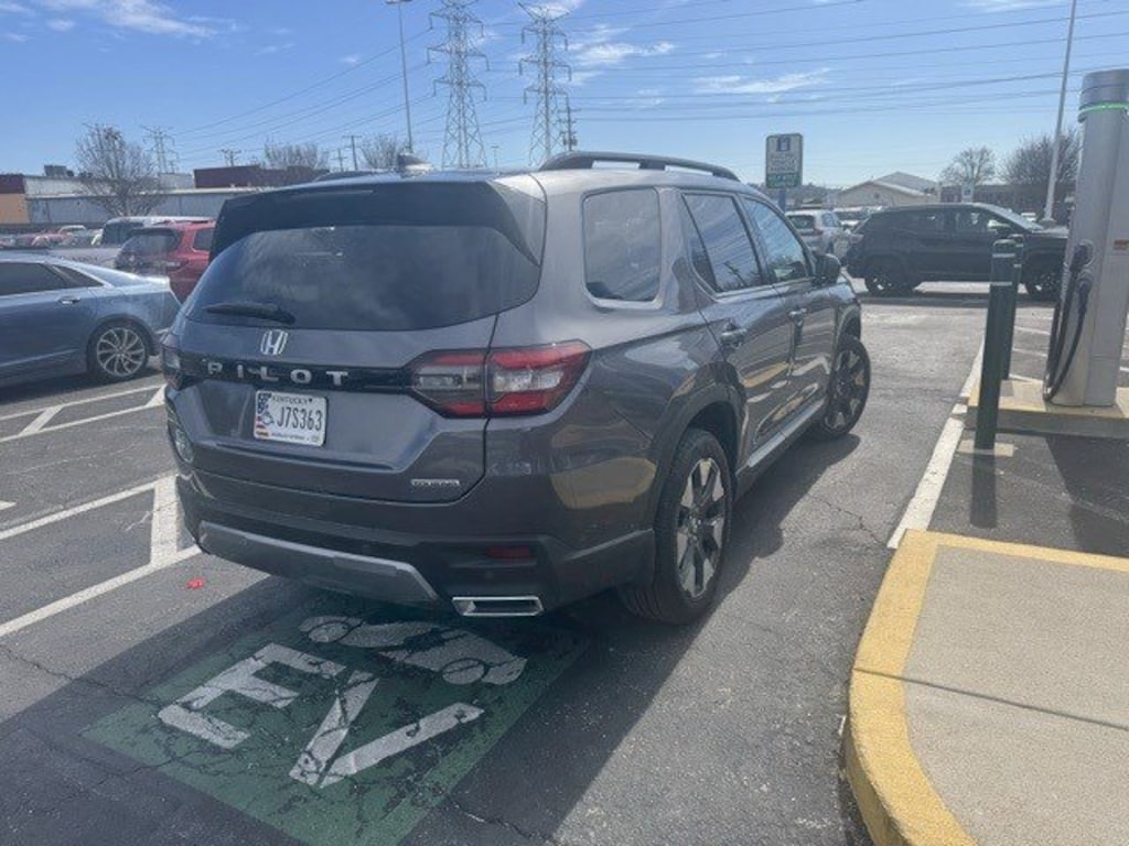 Used 2026 Honda Pilot Touring AWD SUV