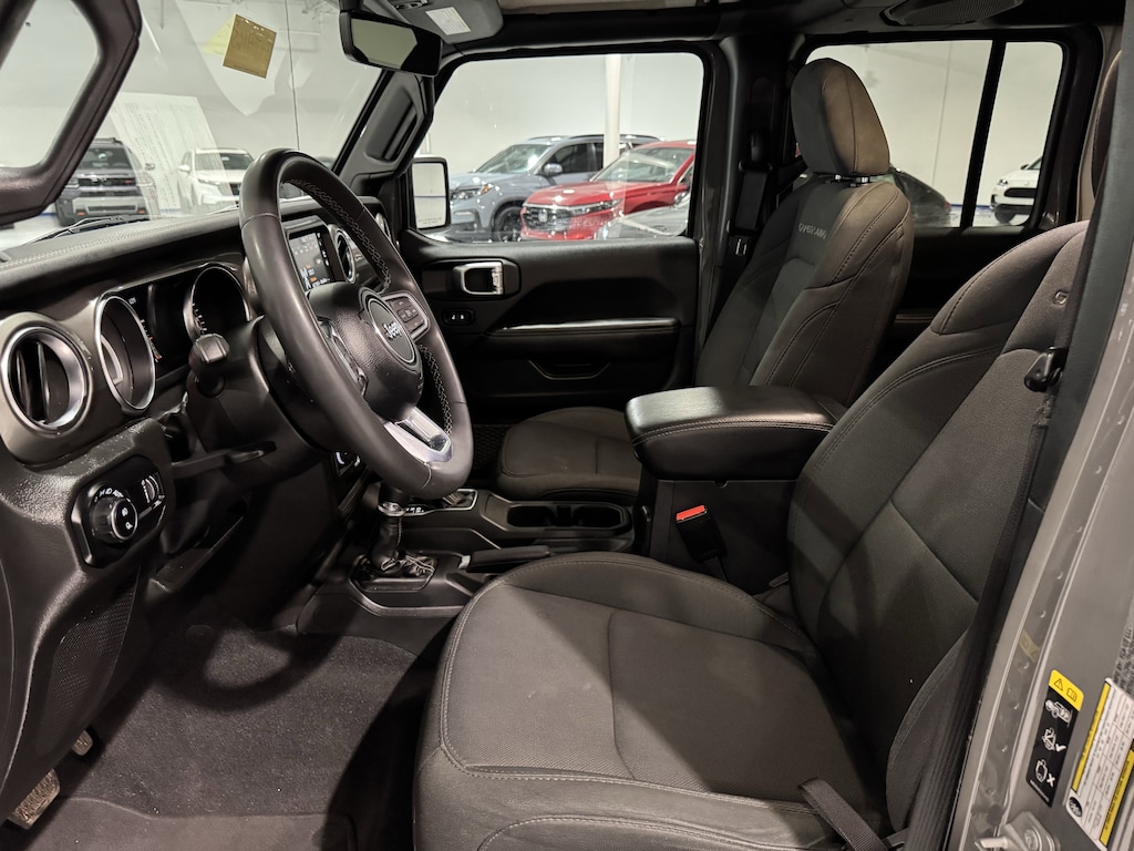 Used 2023 Jeep Gladiator Overland 4x4 *Ltd Avail* Truck Crew Cab