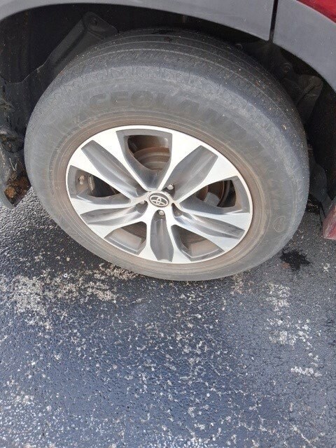 2020 Toyota Highlander XLE photo 3