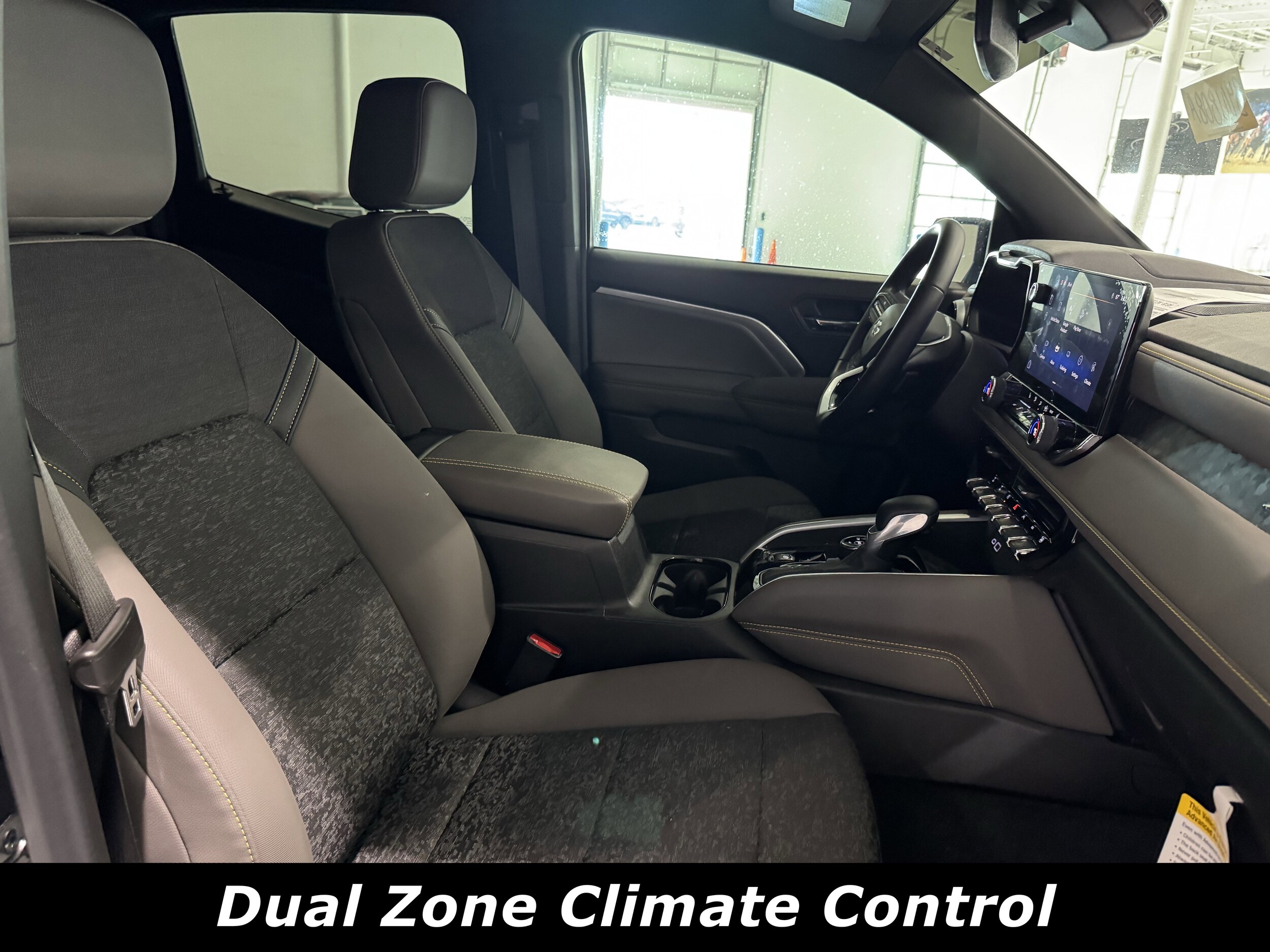 2024 Chevrolet Colorado ZR2 photo 3