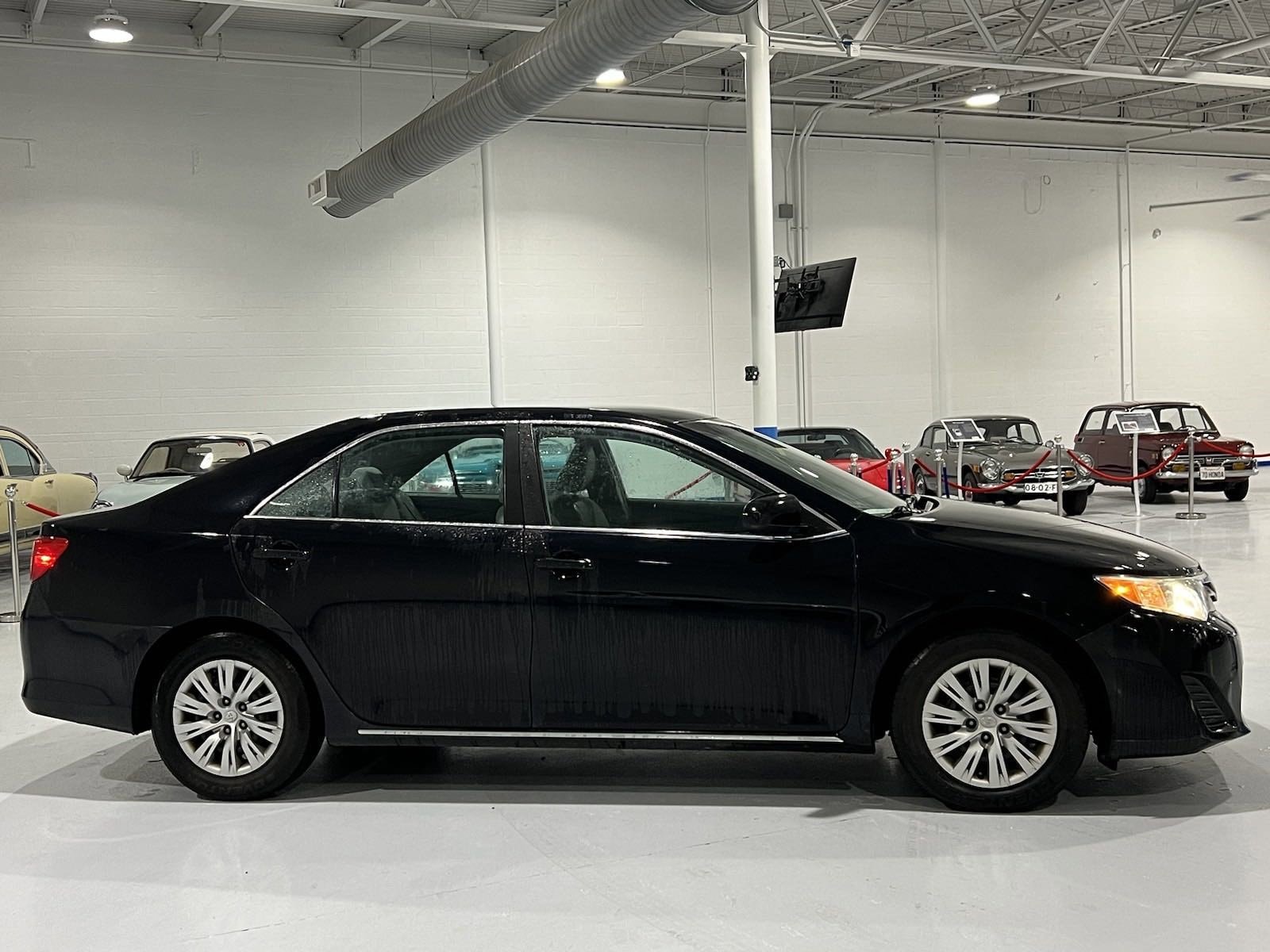 Used 2014 Toyota Camry LE with VIN 4T1BF1FKXEU398531 for sale in Louisville, KY