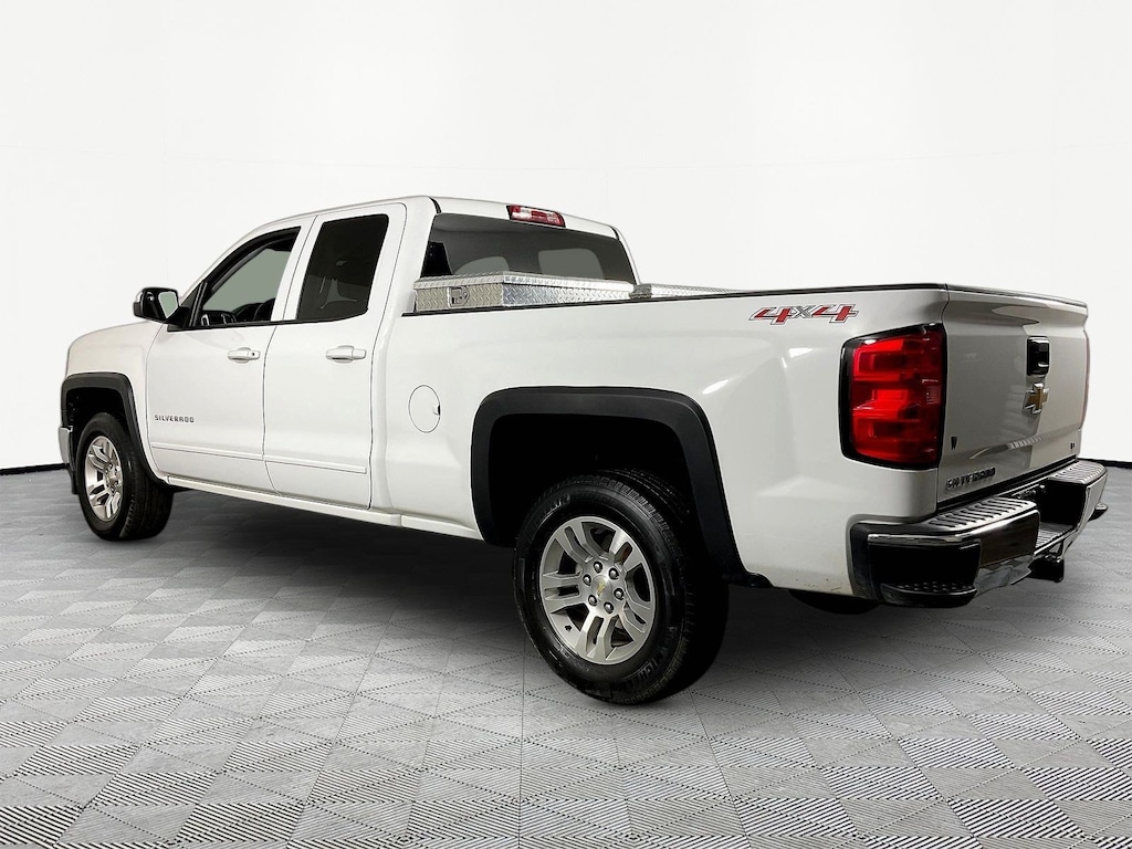 Used 2015 Chevrolet Silverado 1500 4WD Double Cab 143.5 LT w/1LT Truck Double Cab