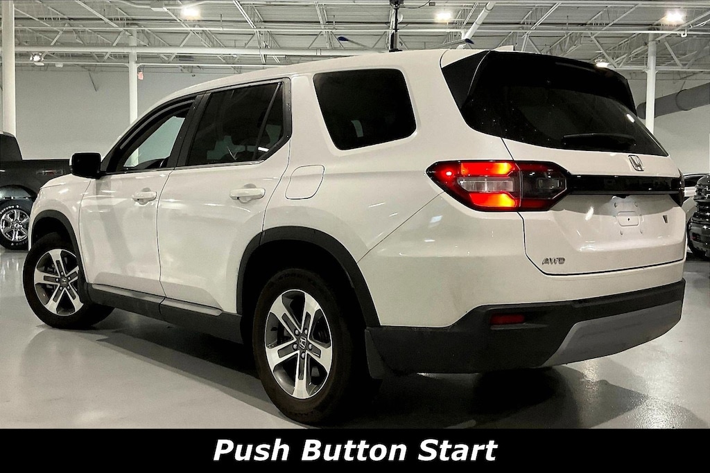 Used 2024 Honda Pilot EX-L 8 Passenger AWD SUV
