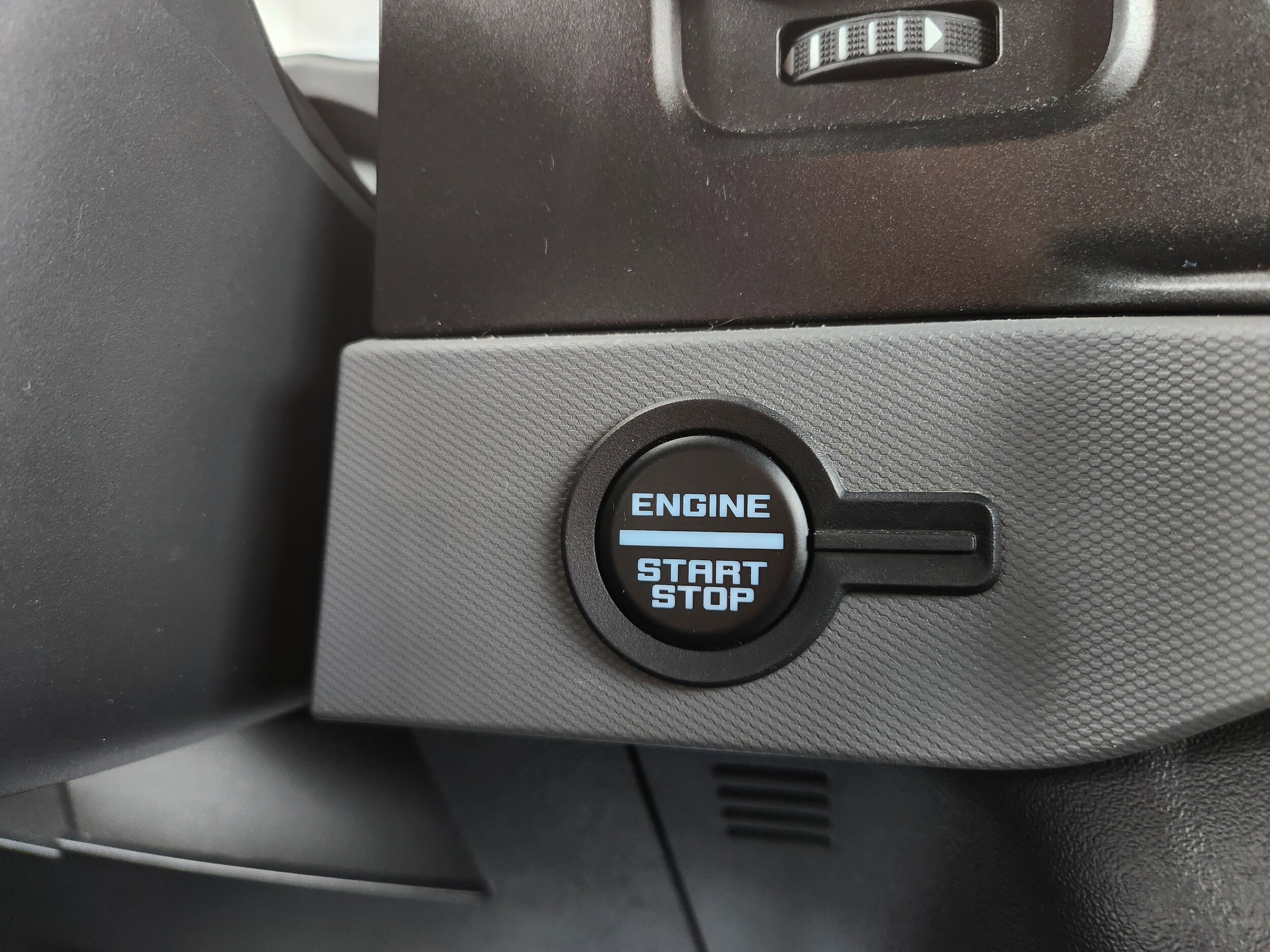 2023 Ford Bronco Black Diamond photo 2