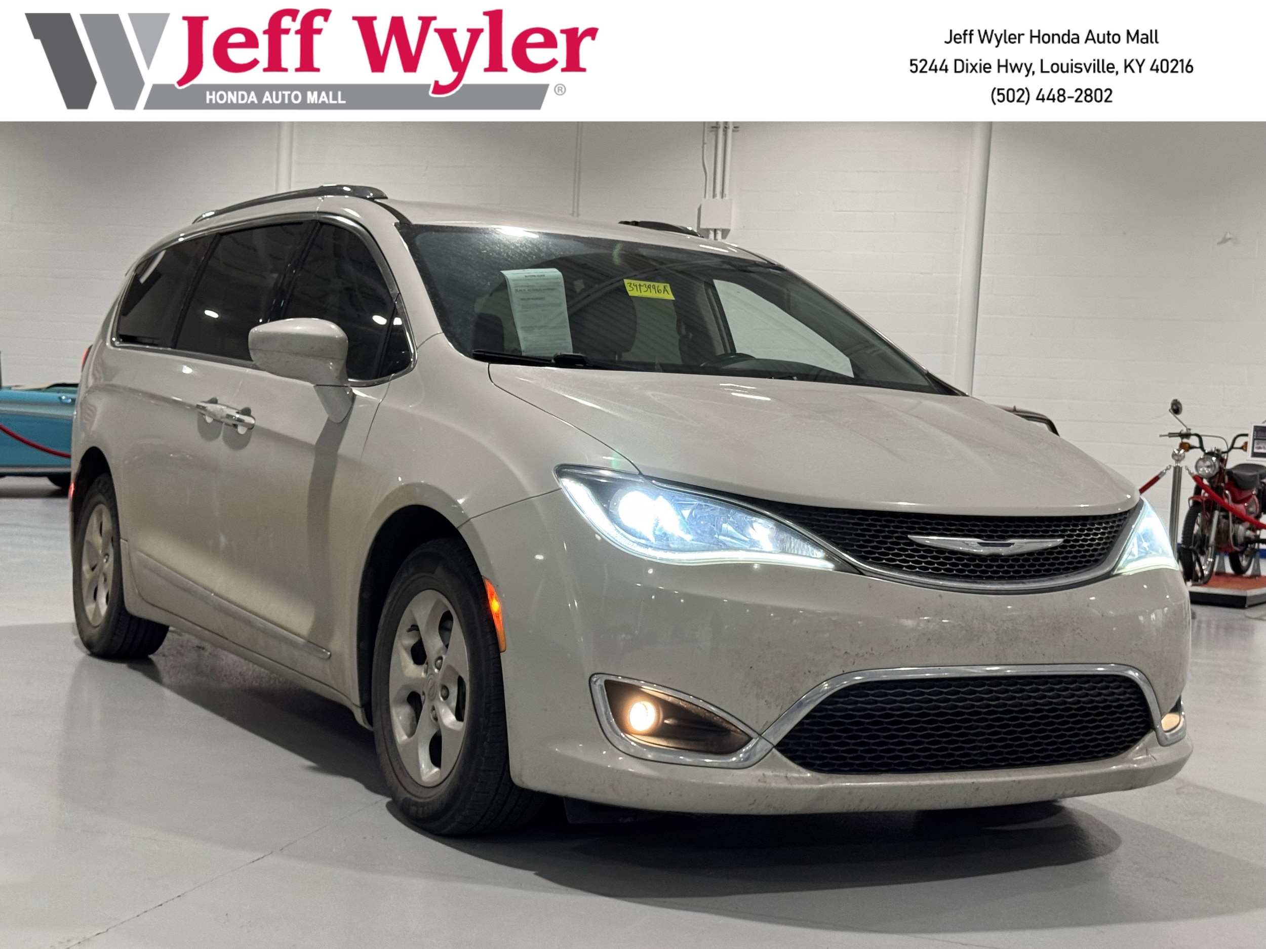 2017 Chrysler Pacifica Van 