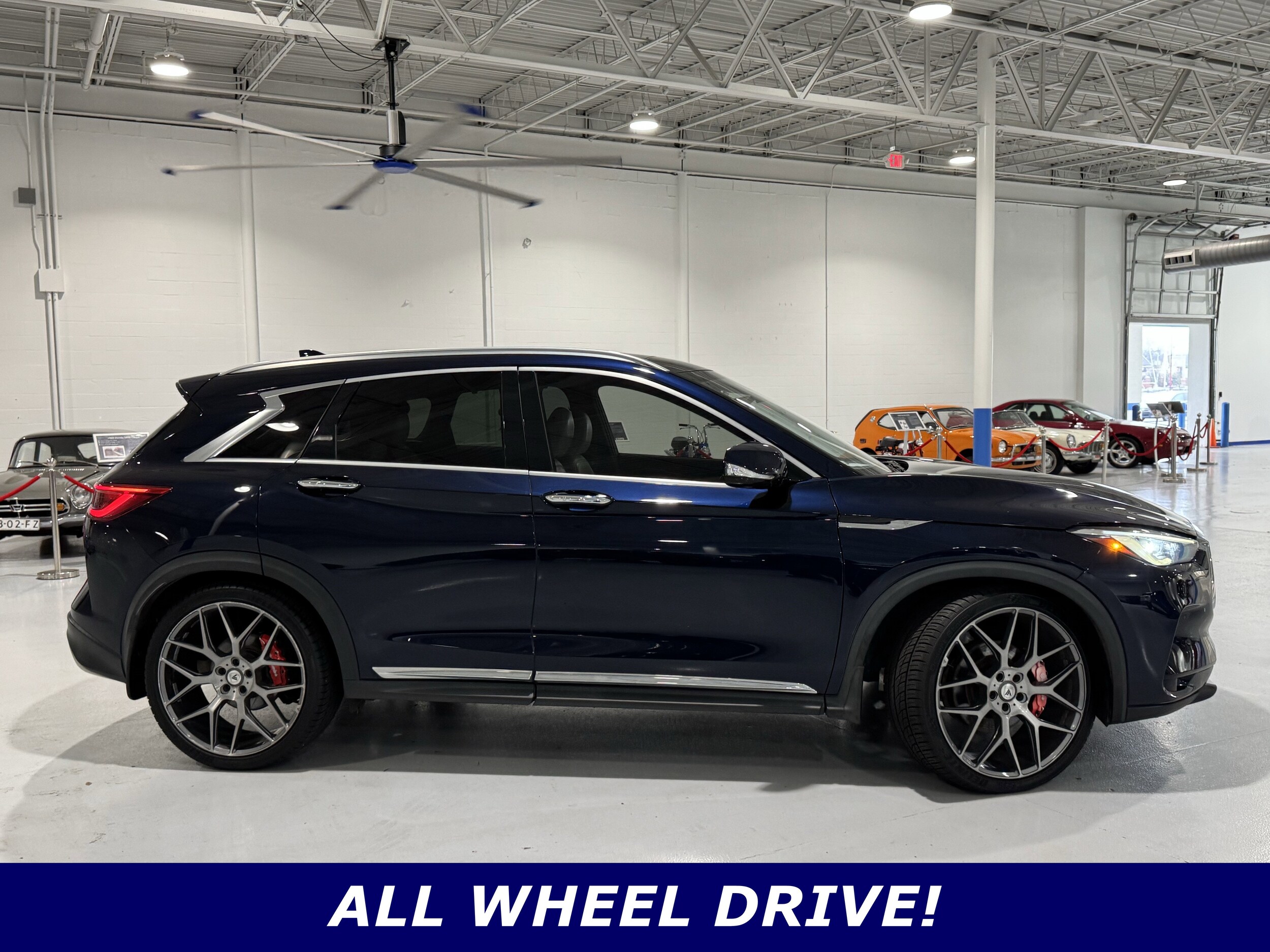 2019 Infiniti QX50 Essential AWD photo 2