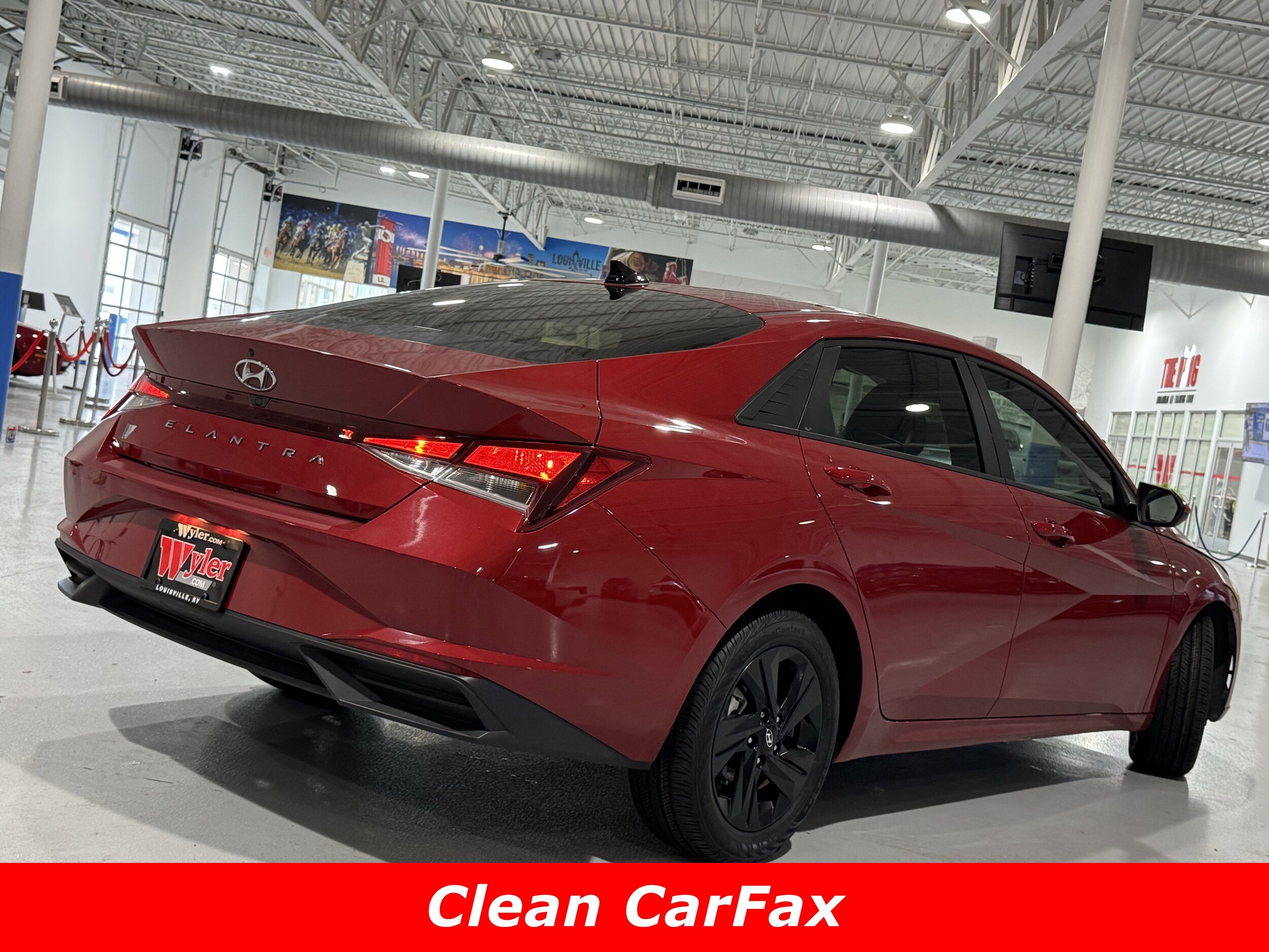 2023 Hyundai Elantra SEL photo 3