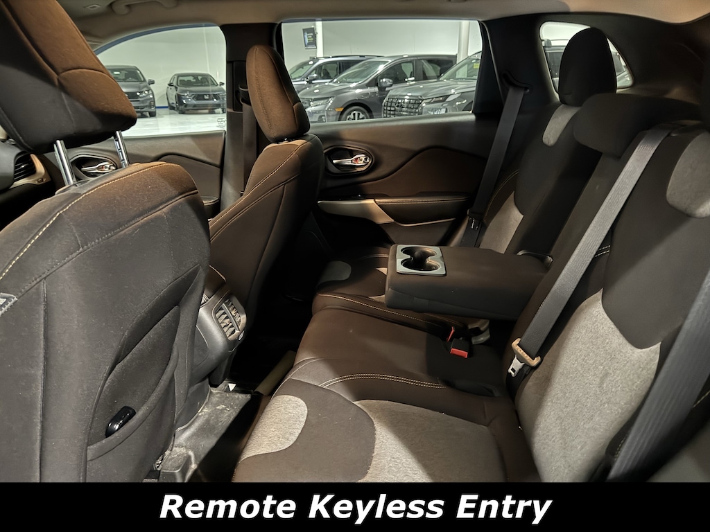 Used 2018 Jeep Cherokee Latitude 4x4 SUV