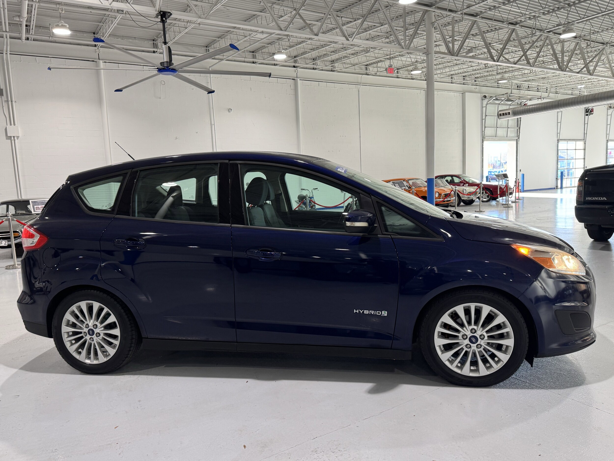 2017 Ford C-Max Hybrid SE photo 2