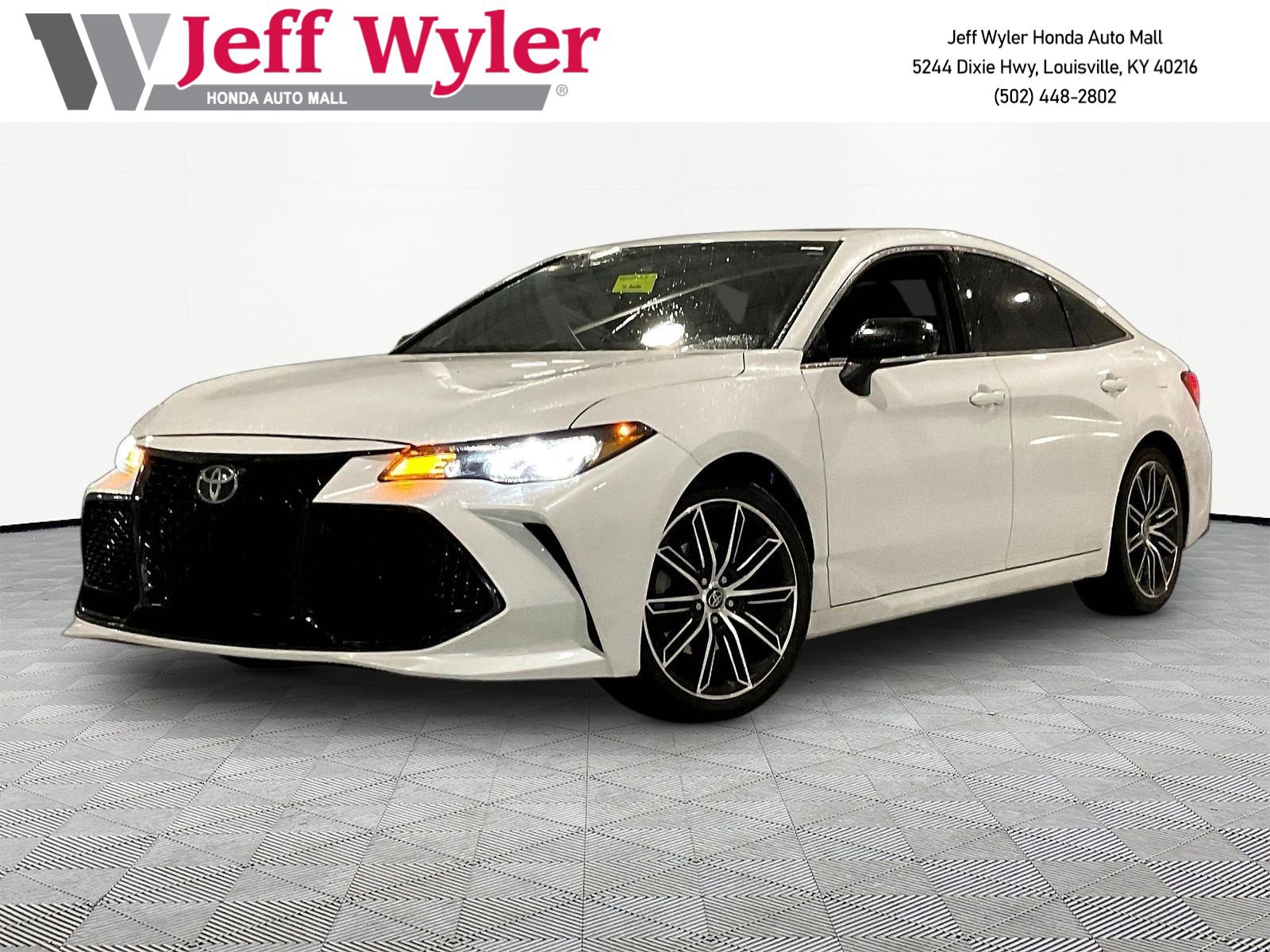 2019 Toyota Avalon XSE's photo