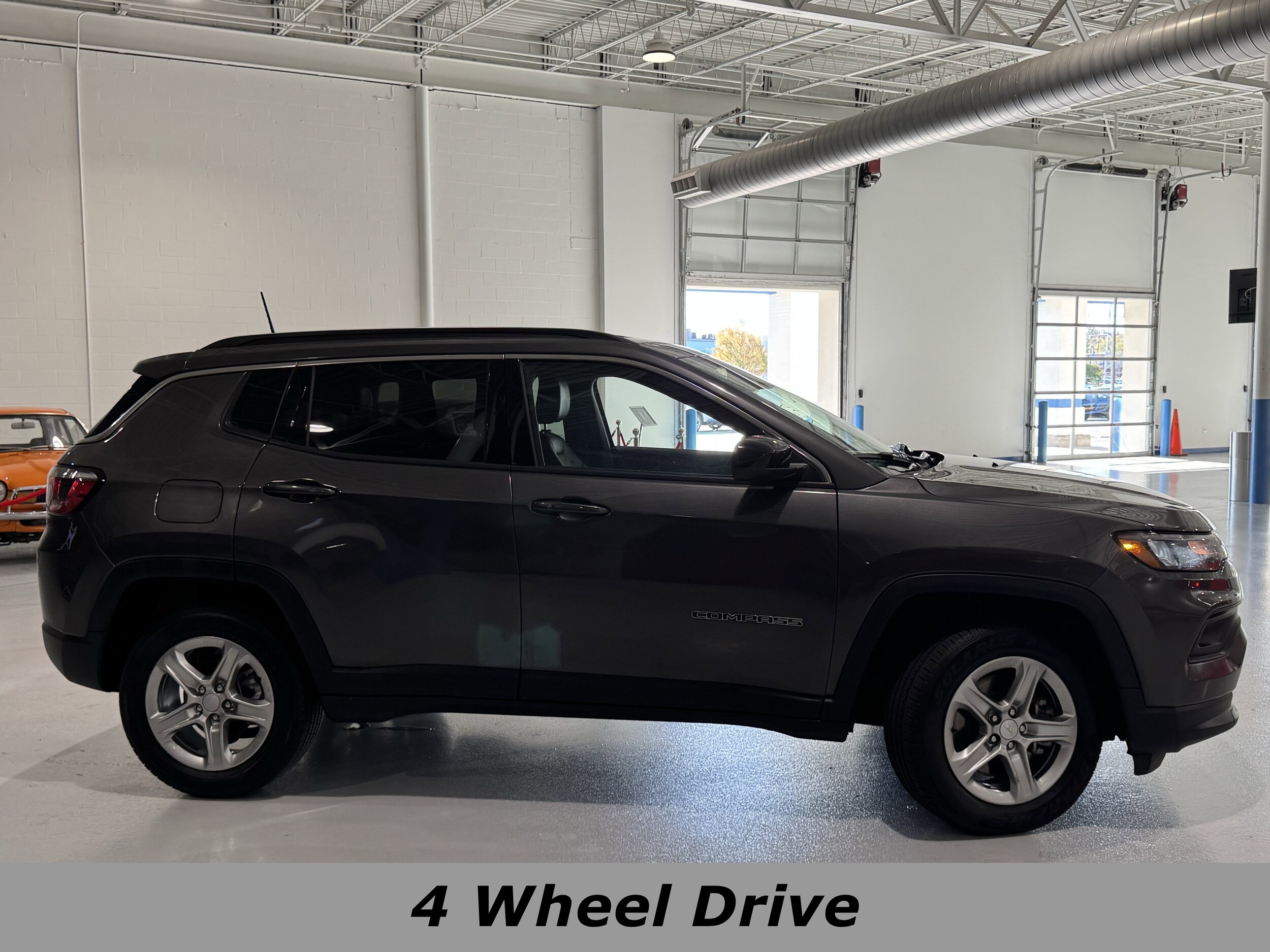2024 Jeep Compass Latitude photo 2