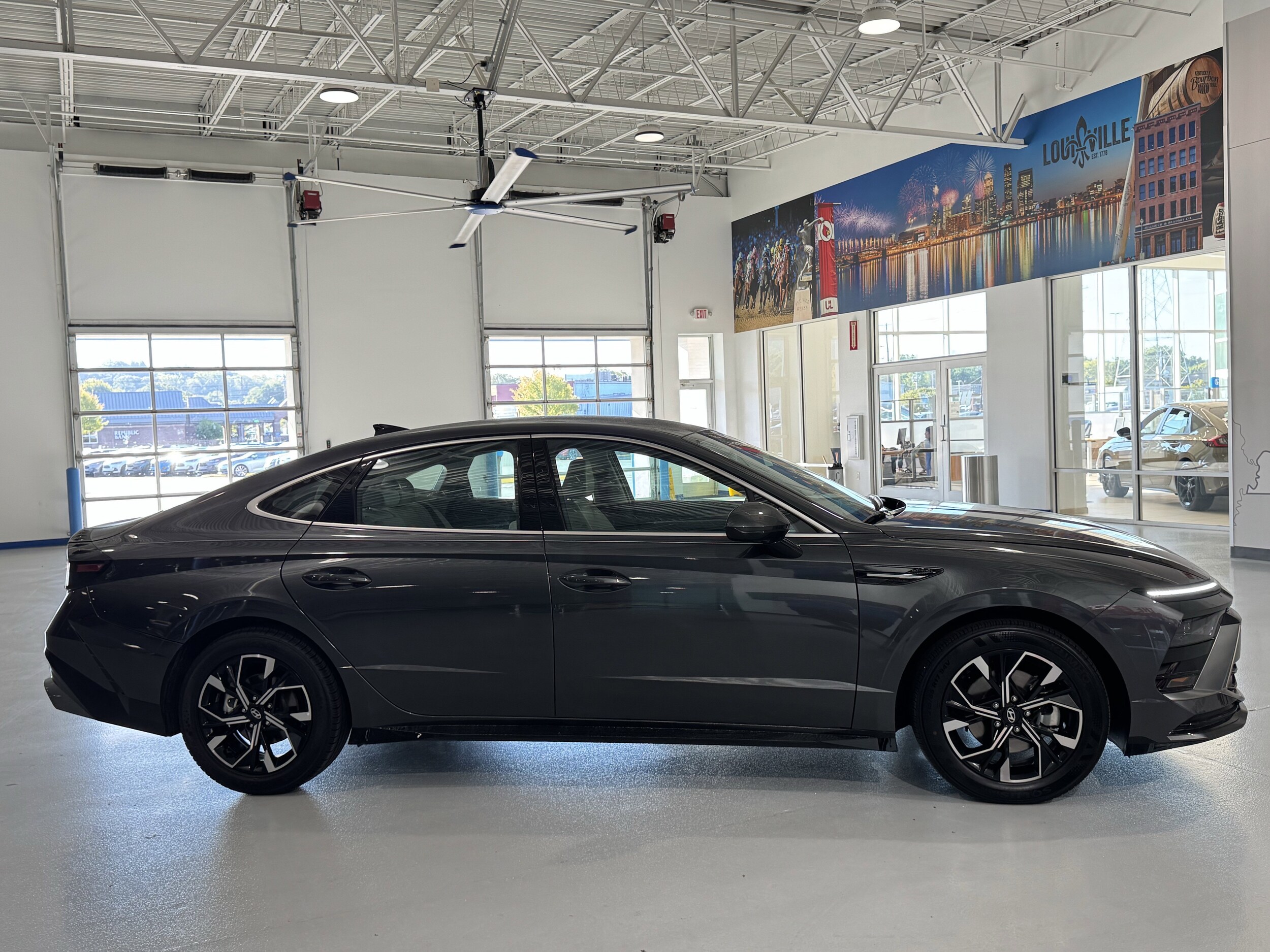 2025 Hyundai Sonata SEL photo 2