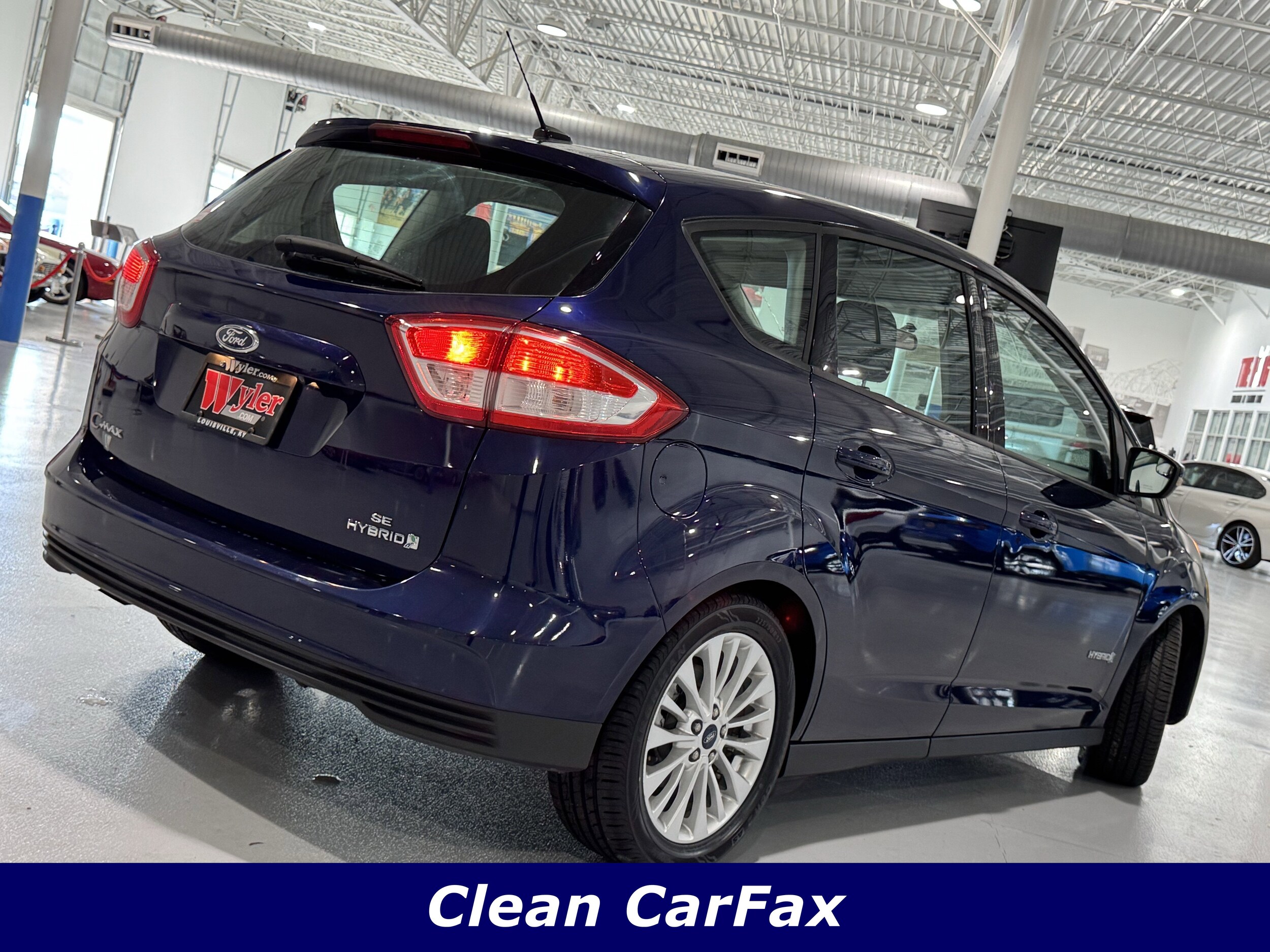 2017 Ford C-Max Hybrid SE photo 3