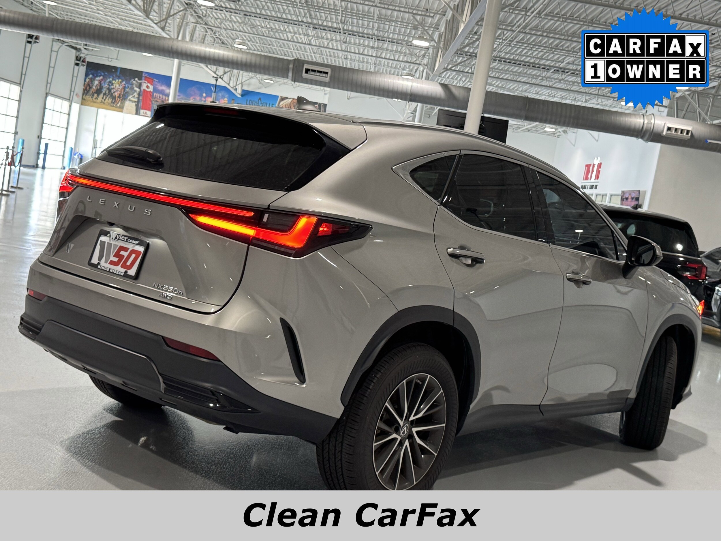 2022 Lexus NX 350h AWD photo 2