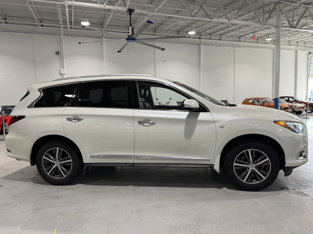 Used 2019 INFINITI QX60 2019.5 LUXE AWD SUV