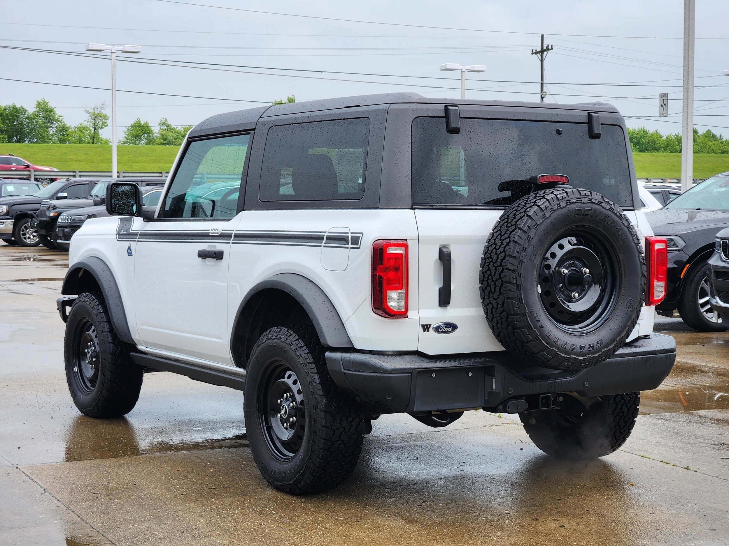 2023 Ford Bronco Black Diamond photo 3