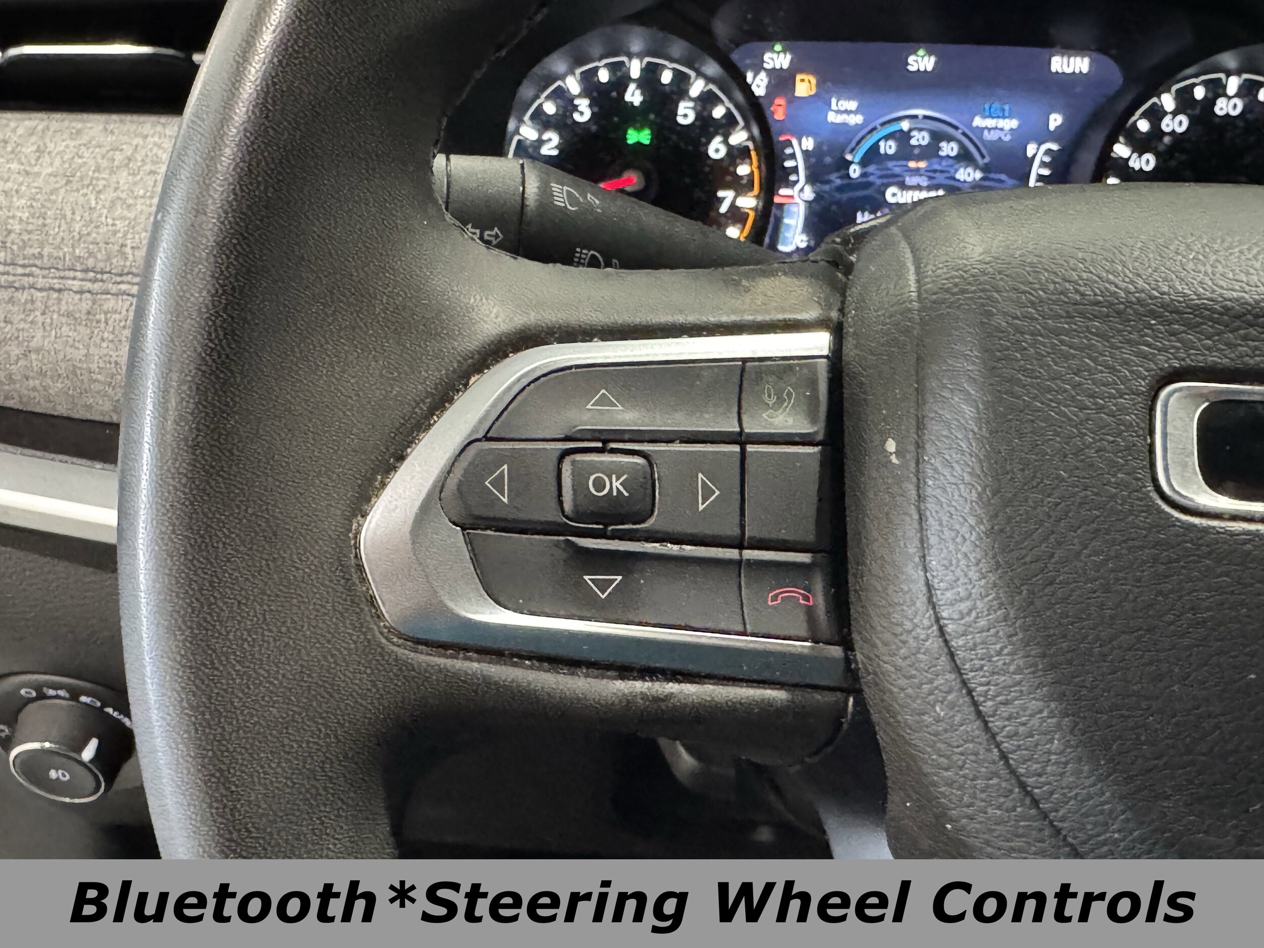 2024 Jeep Compass Latitude photo 3