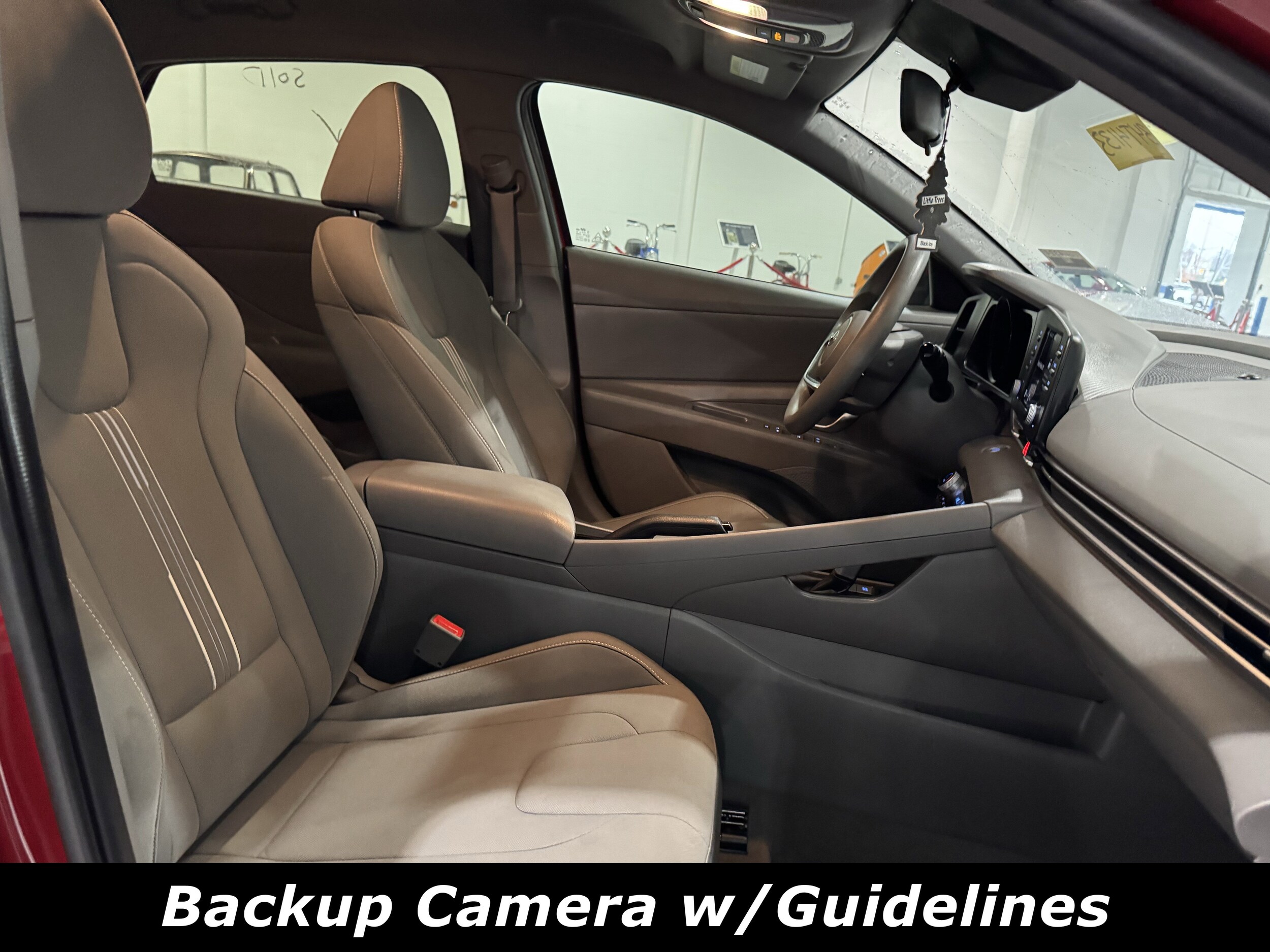 2023 Hyundai Elantra SEL photo 4