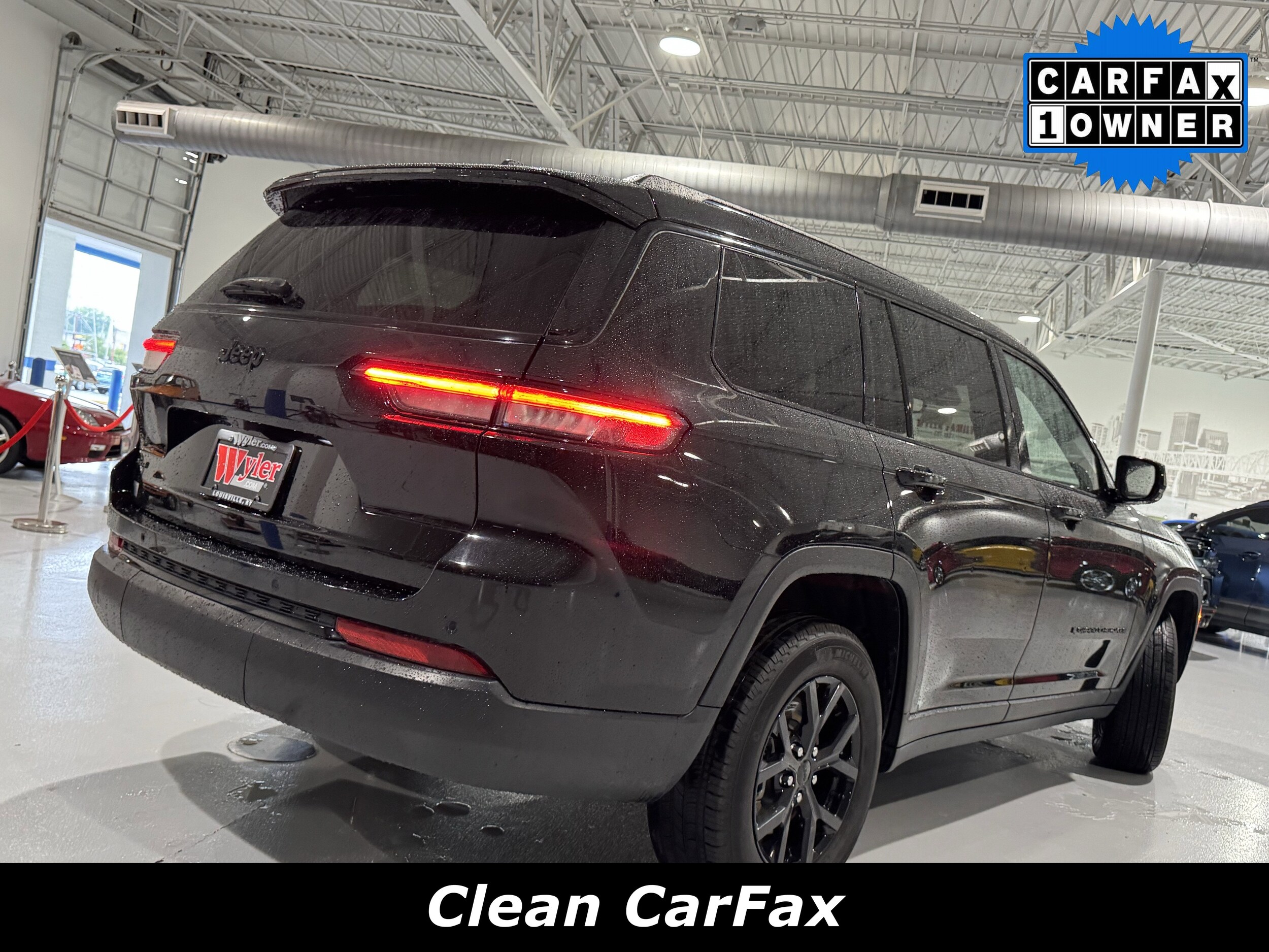 2024 Jeep Grand Cherokee Altitude photo 2