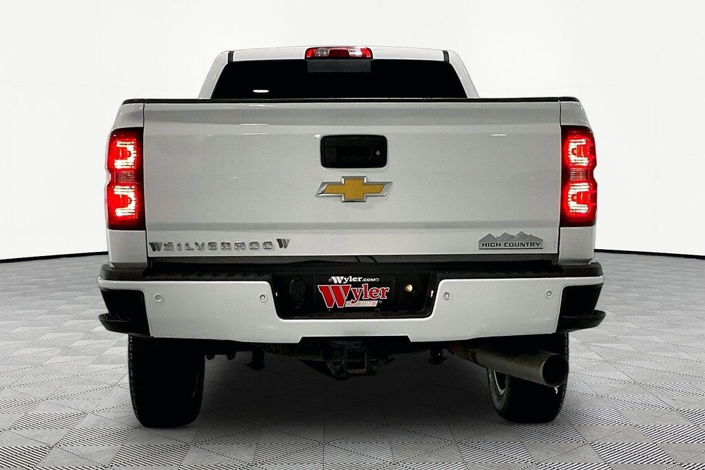 Used 2018 Chevrolet Silverado 2500HD 4WD Crew Cab 153.7 High Country Truck Crew Cab