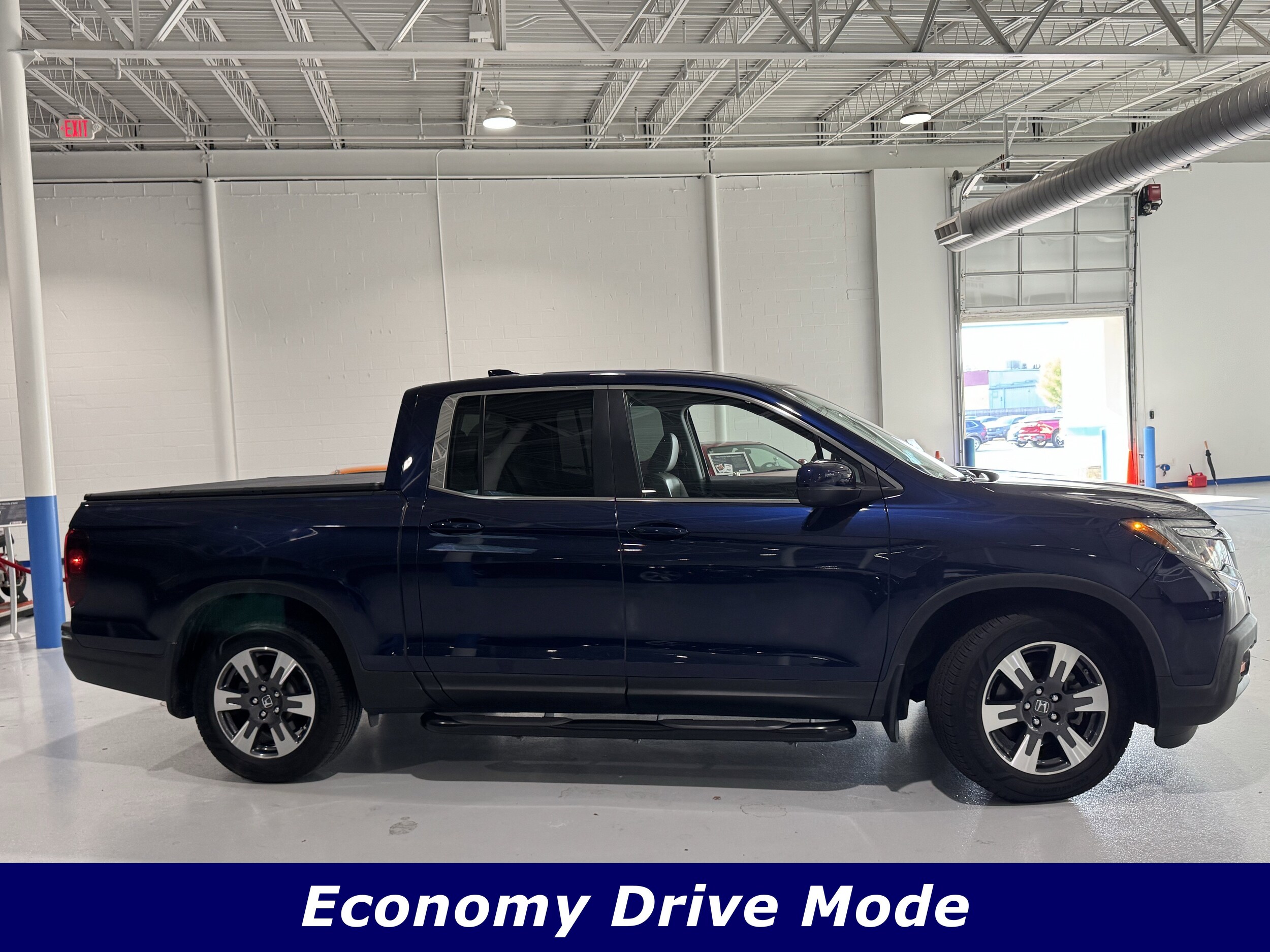 2019 Honda Ridgeline RTL photo 2