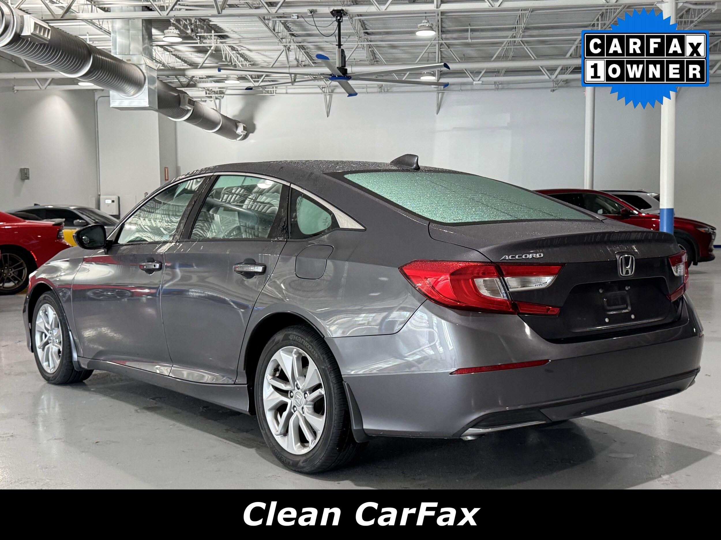2018 Honda Accord LX 1.5T photo 2