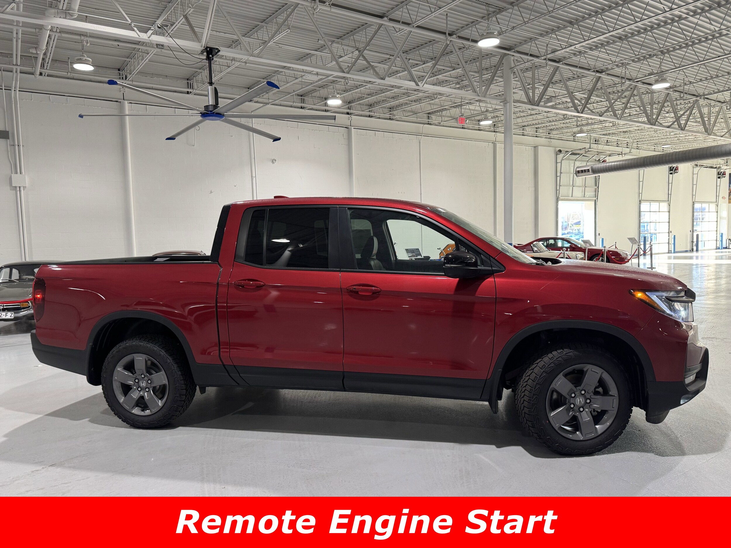 2025 Honda Ridgeline TrailSport photo 2