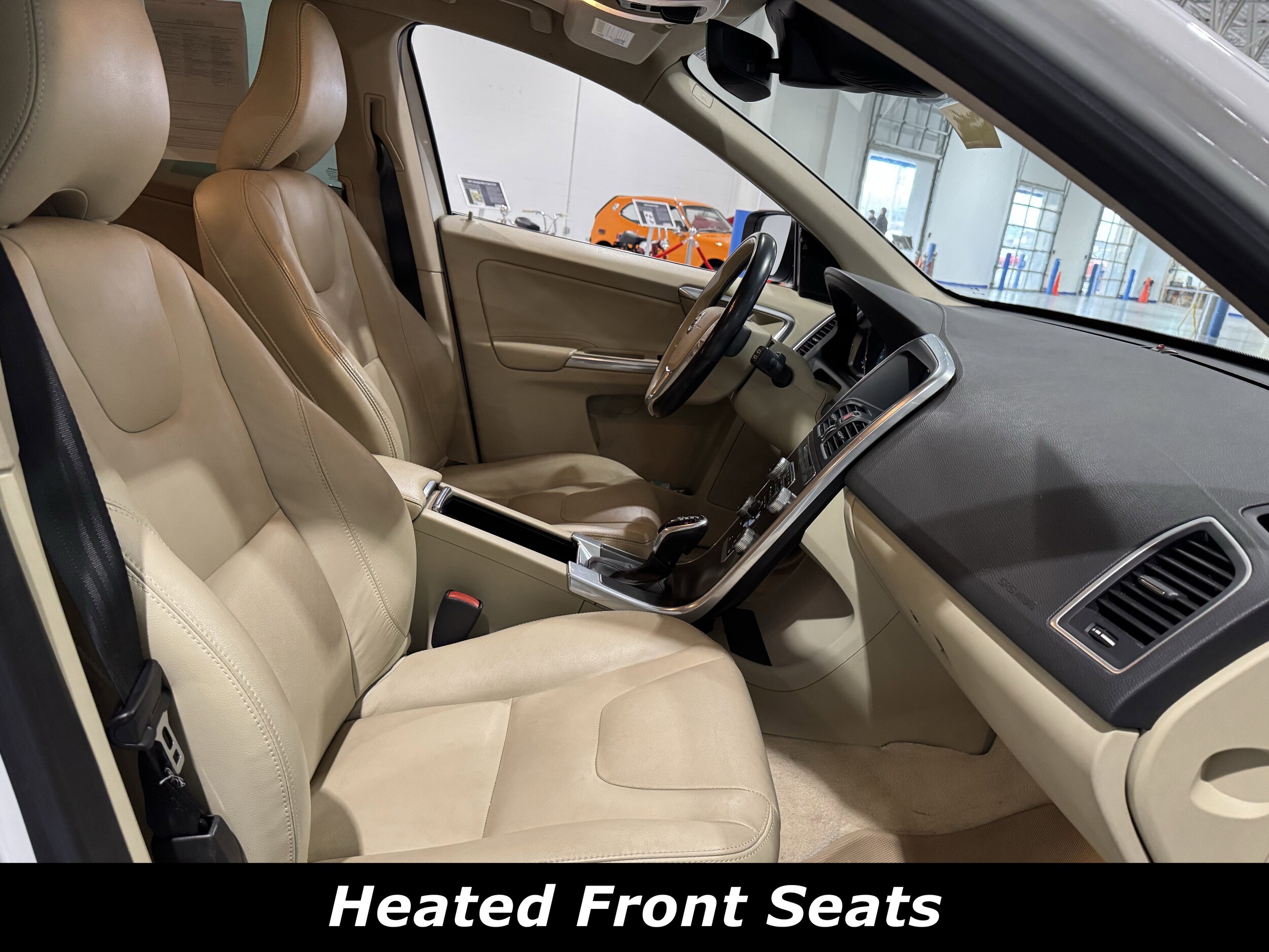 2016 Volvo XC60 T5 Premier photo 4