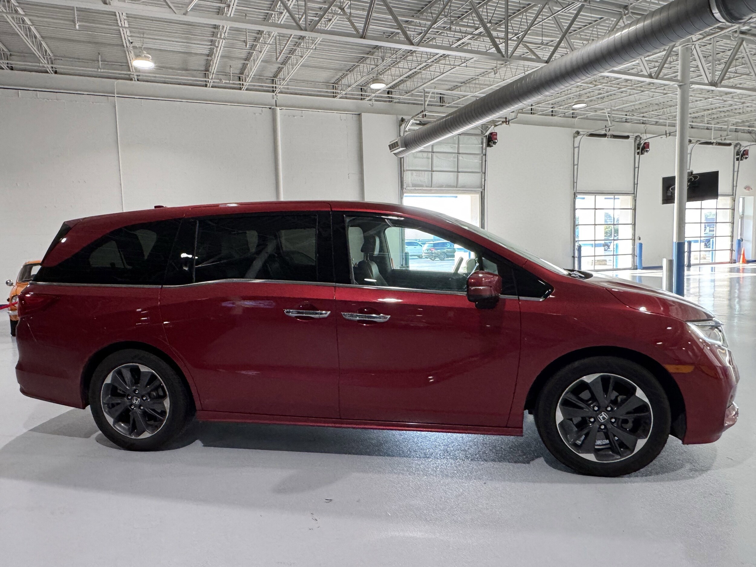 2022 Honda Odyssey Elite photo 2