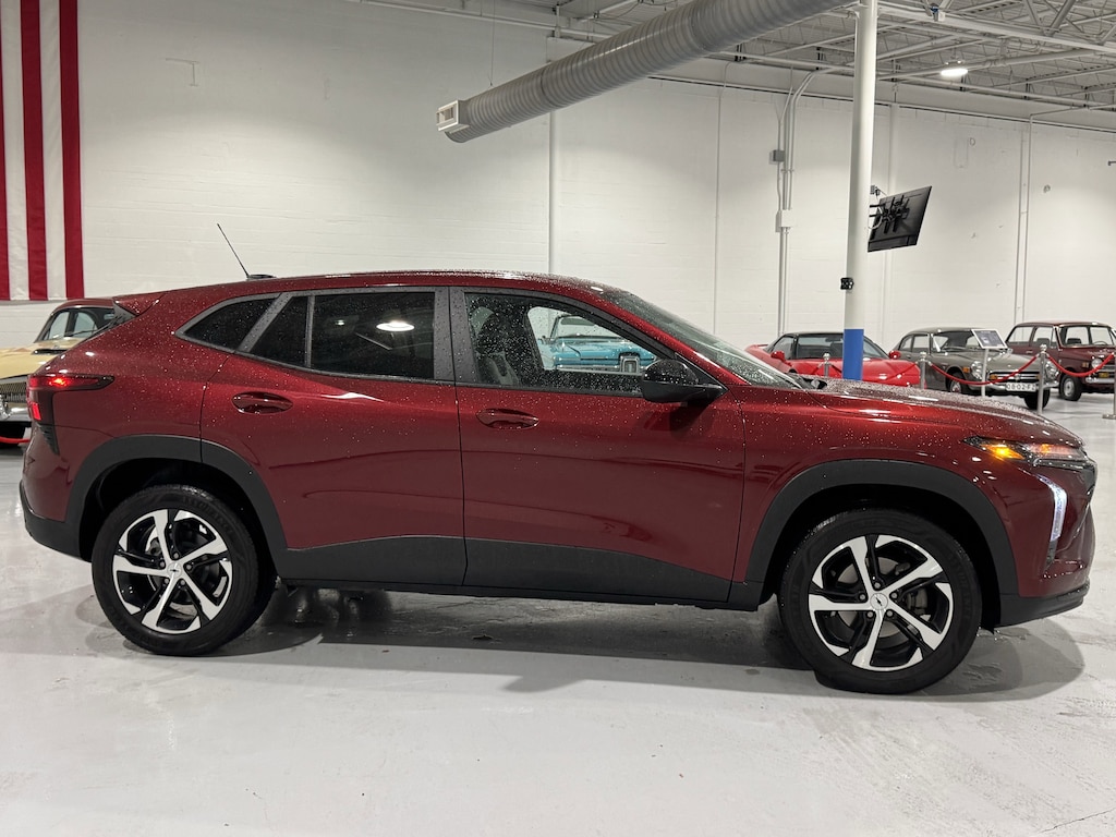 Used 2024 Chevrolet Trax FWD 4dr 1RS SUV